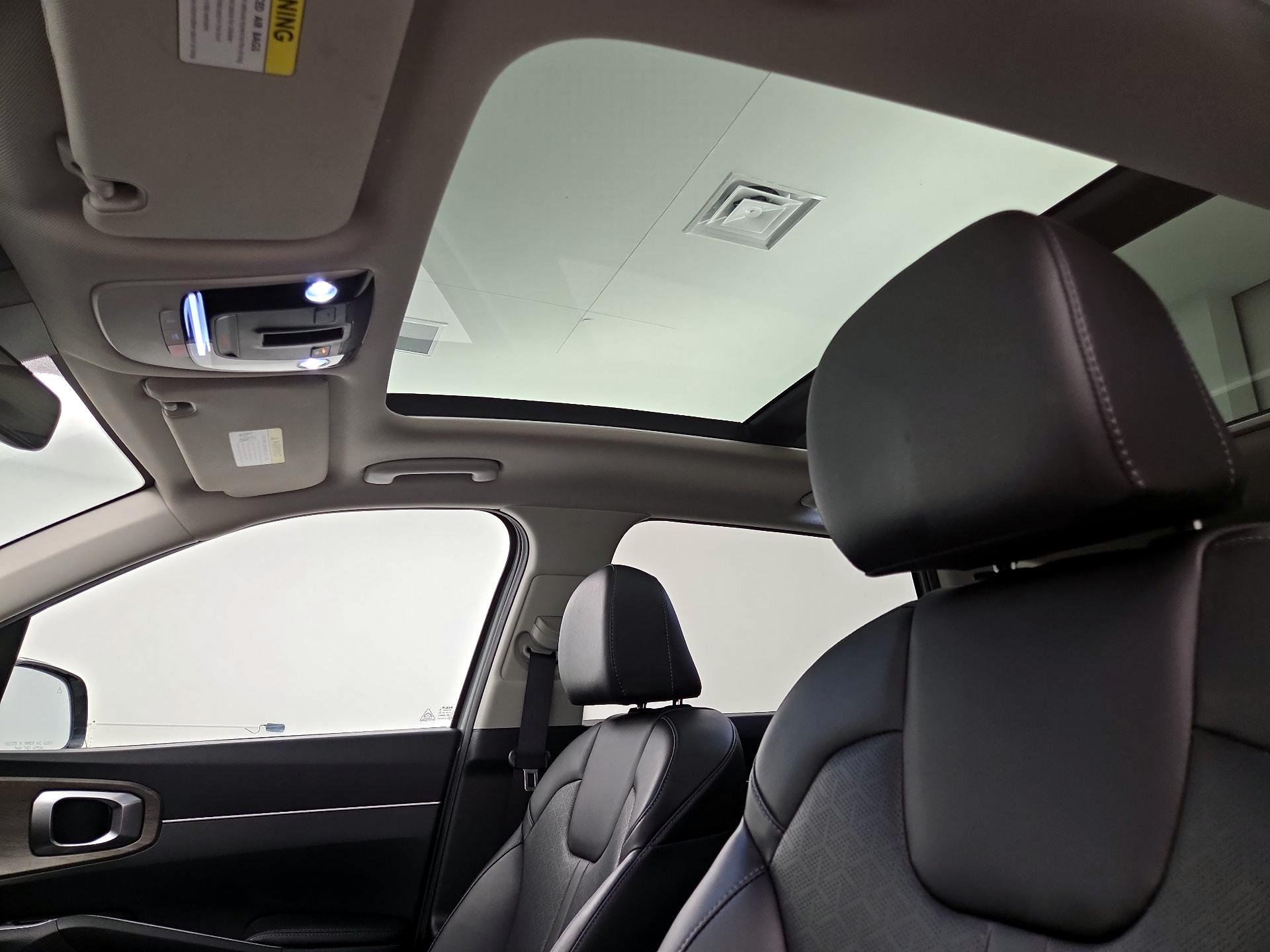 Thumbnail: 2023 Kia Sorento - 20