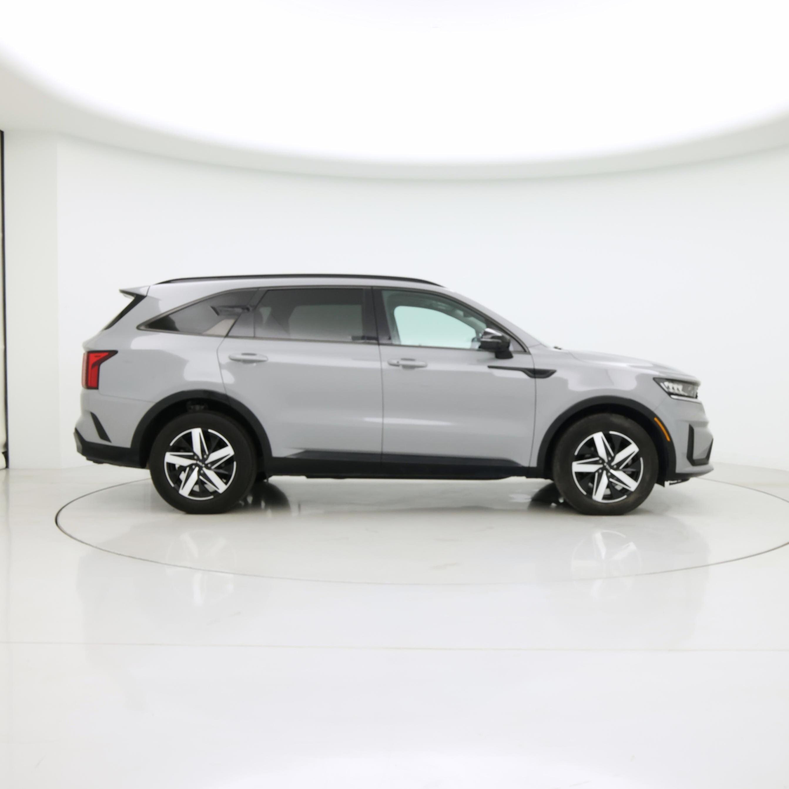 Thumbnail: 2023 Kia Sorento - 7
