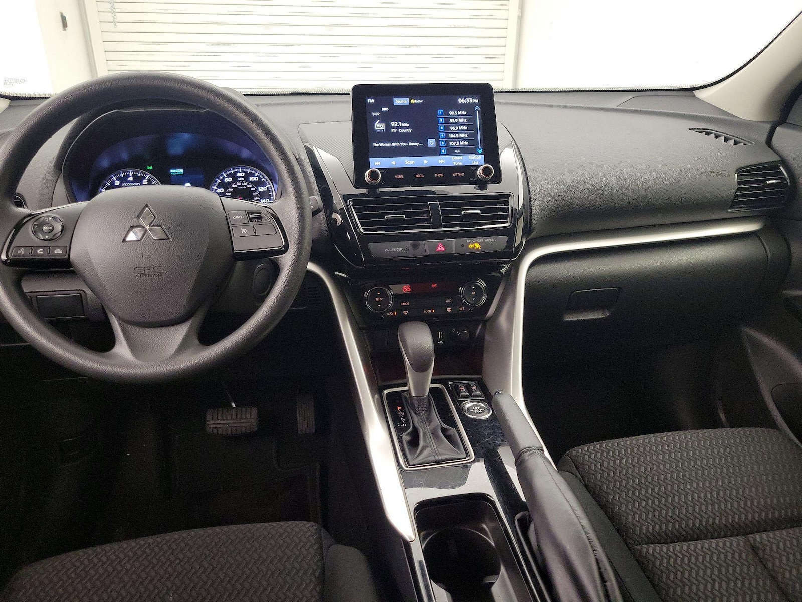 2024 Mitsubishi Eclipse Cross LE - Photo 10