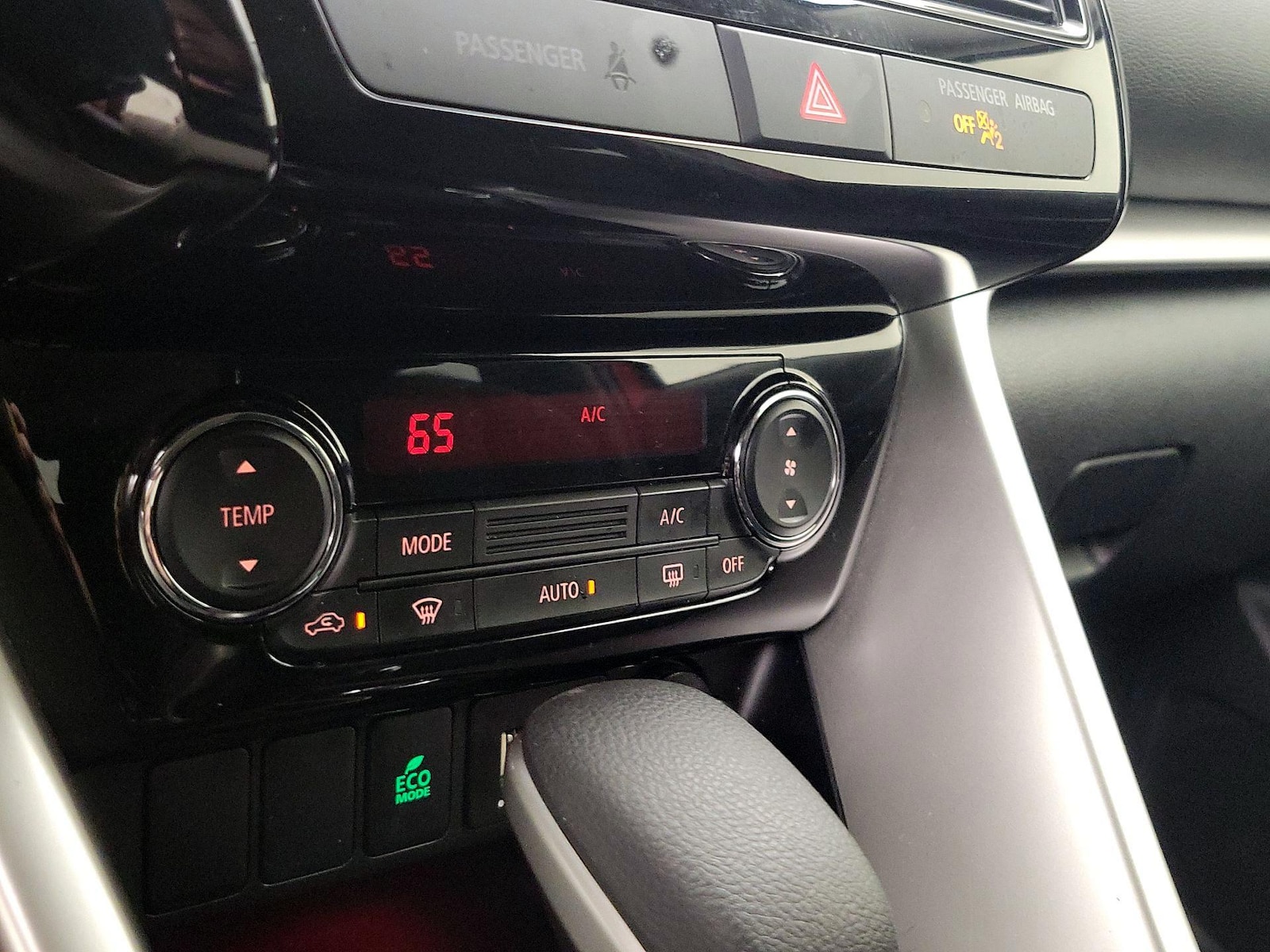 2024 Mitsubishi Eclipse Cross LE - Photo 17
