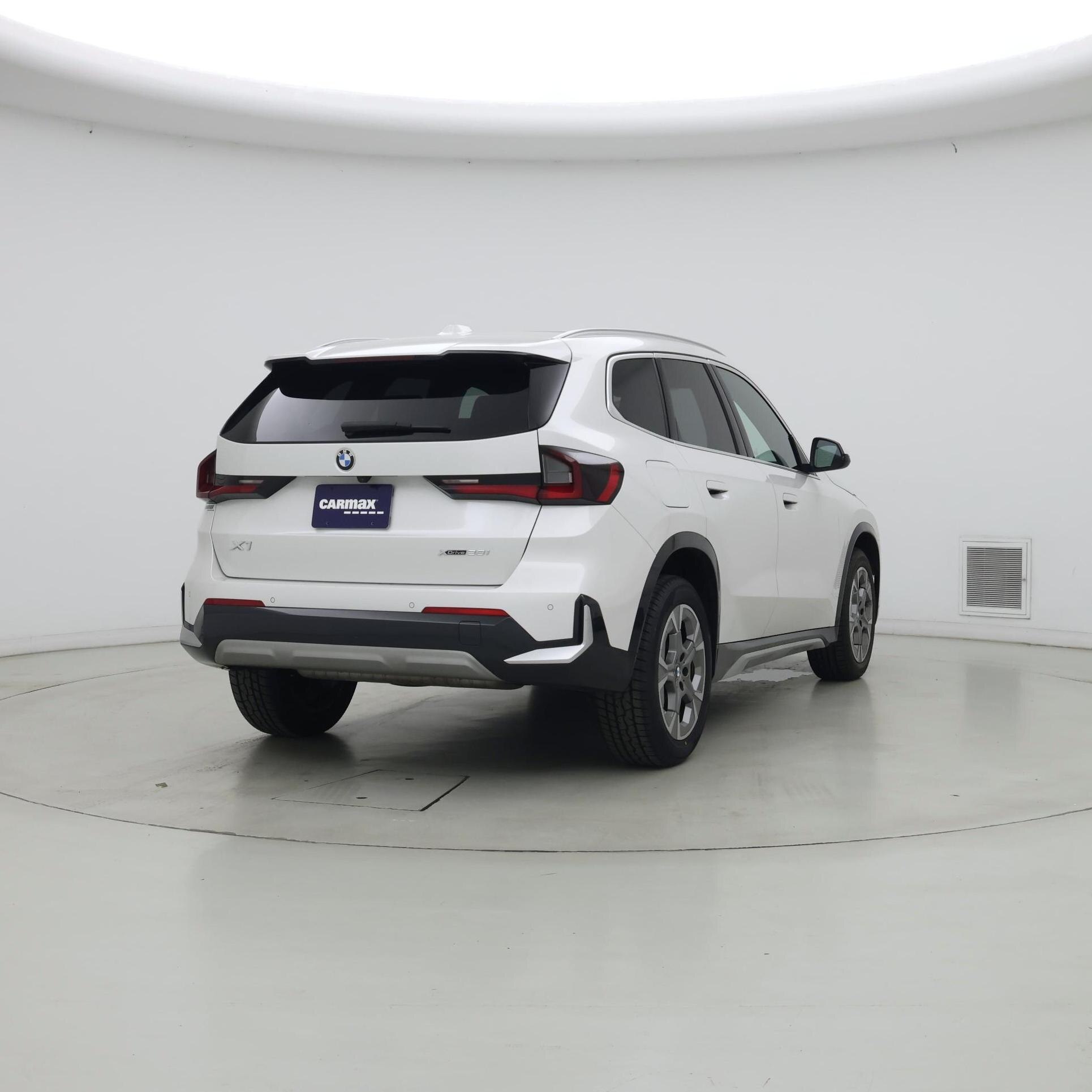 Thumbnail: 2025 BMW X1 - 8
