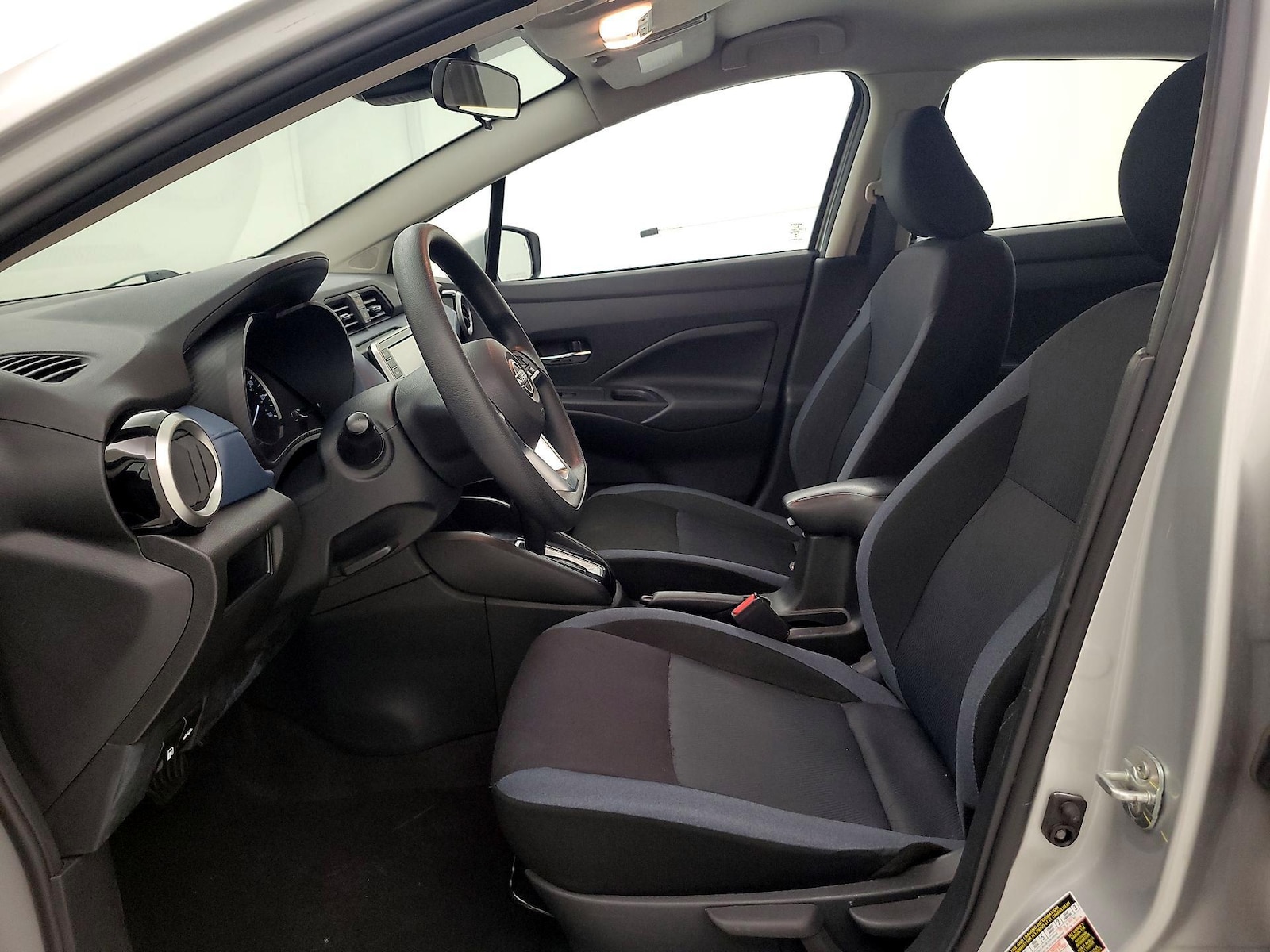 2025 Nissan Versa Sedan SV - Photo 10