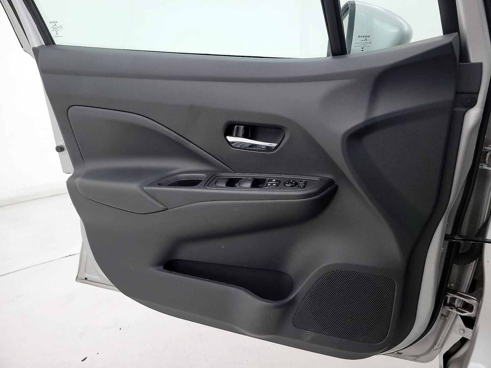 2025 Nissan Versa Sedan SV - Photo 11
