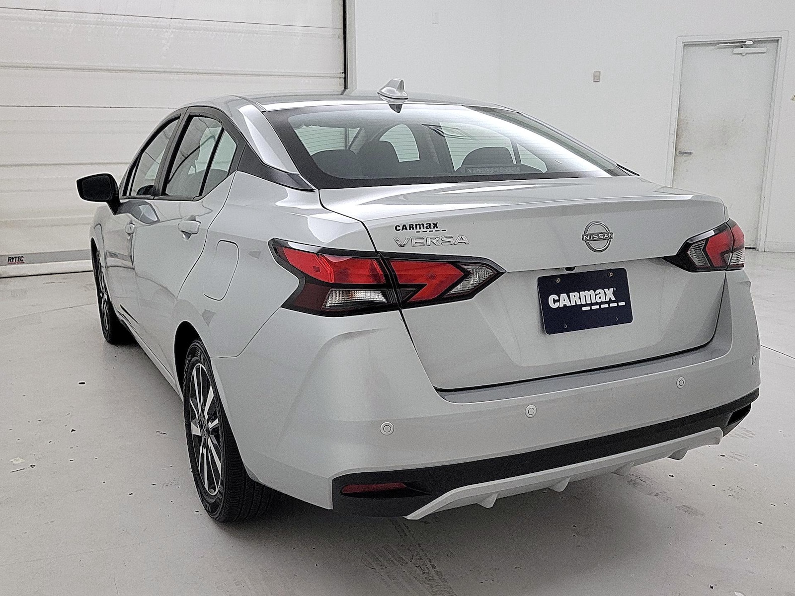 2025 Nissan Versa Sedan SV - Photo 7