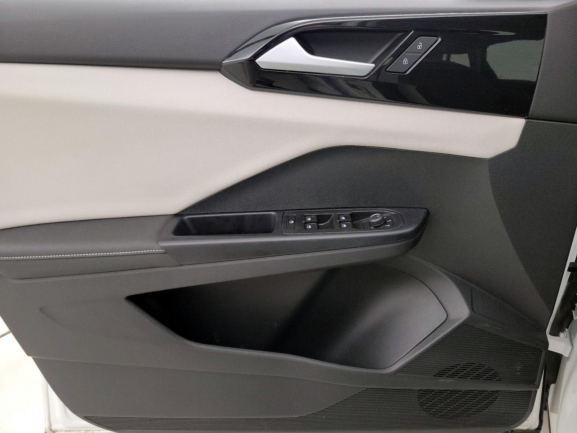 Thumbnail: 2025 Volkswagen Taos - 12