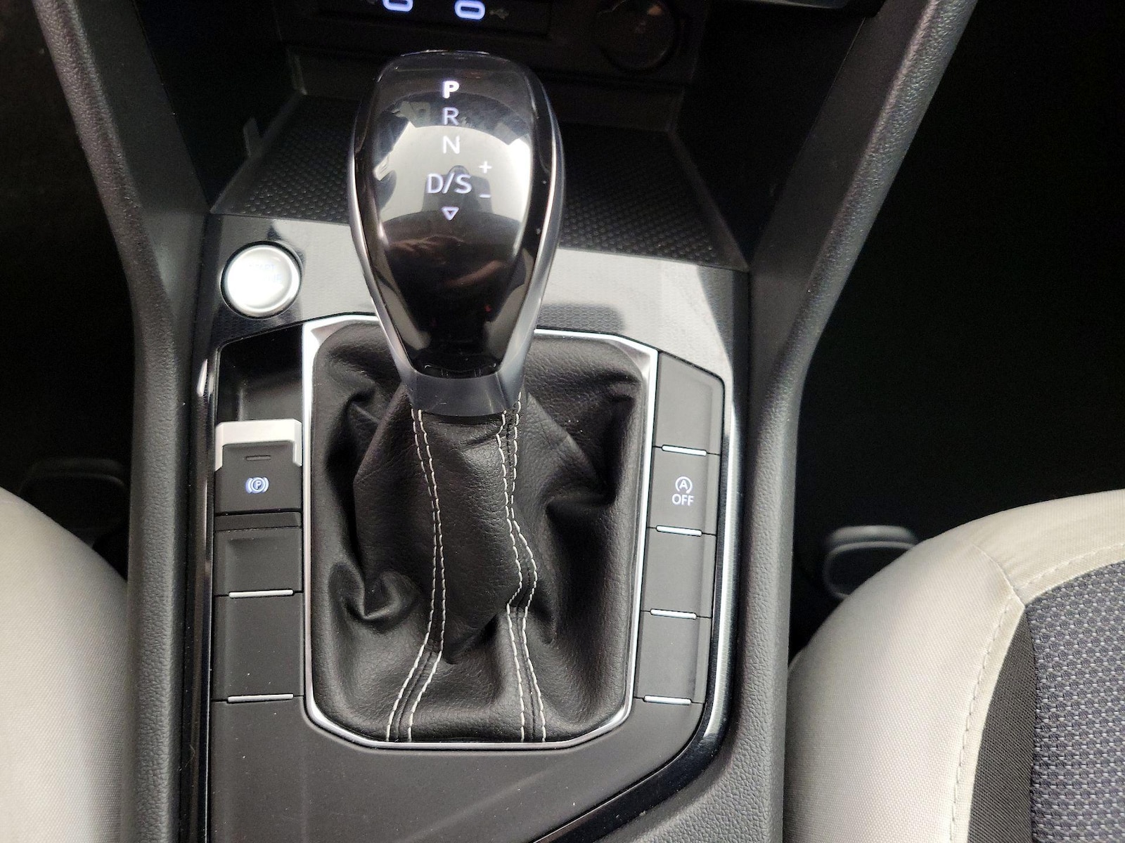 2025 Volkswagen Taos S - Photo 18