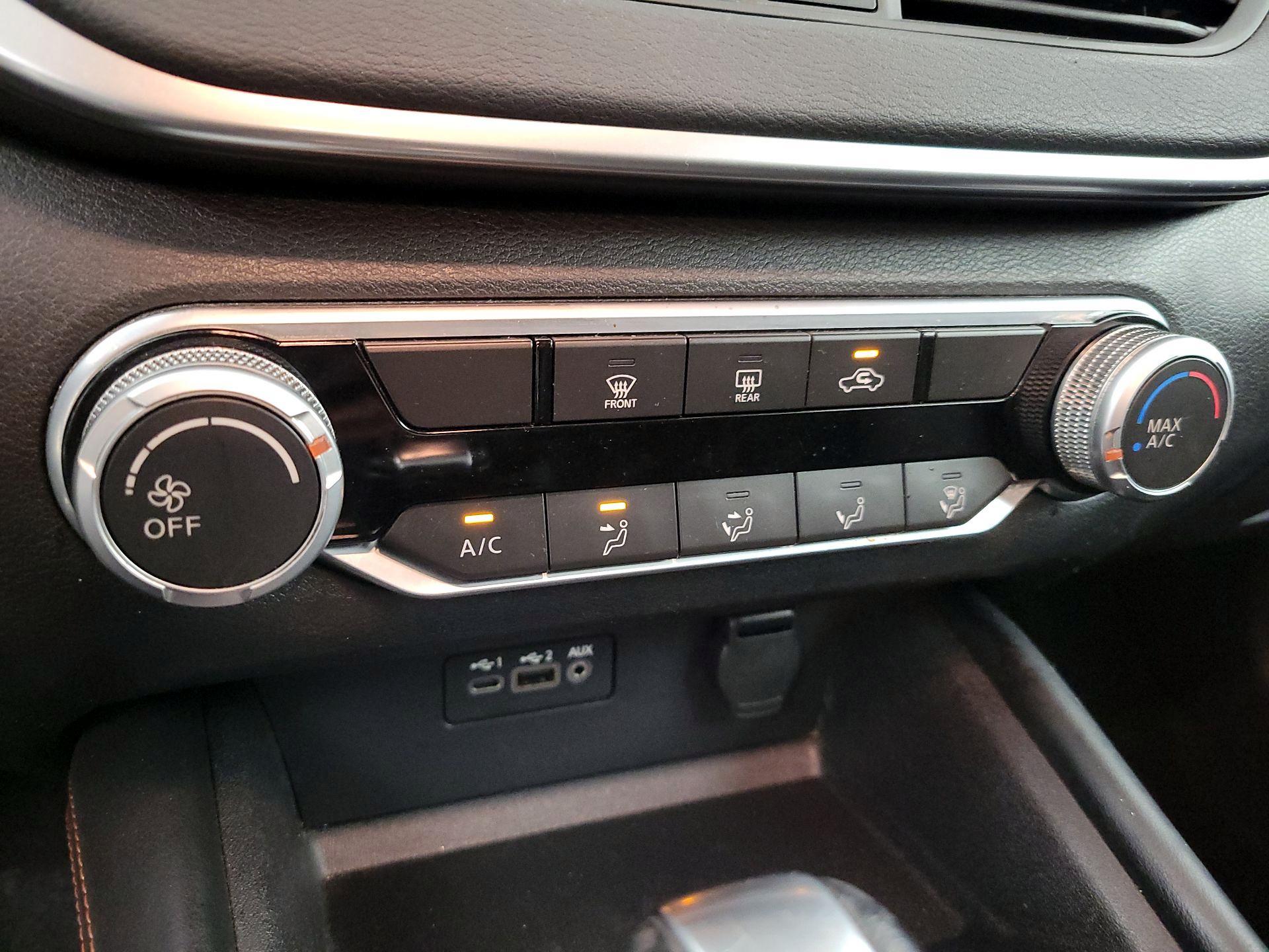 Thumbnail: 2019 Nissan Altima - 16