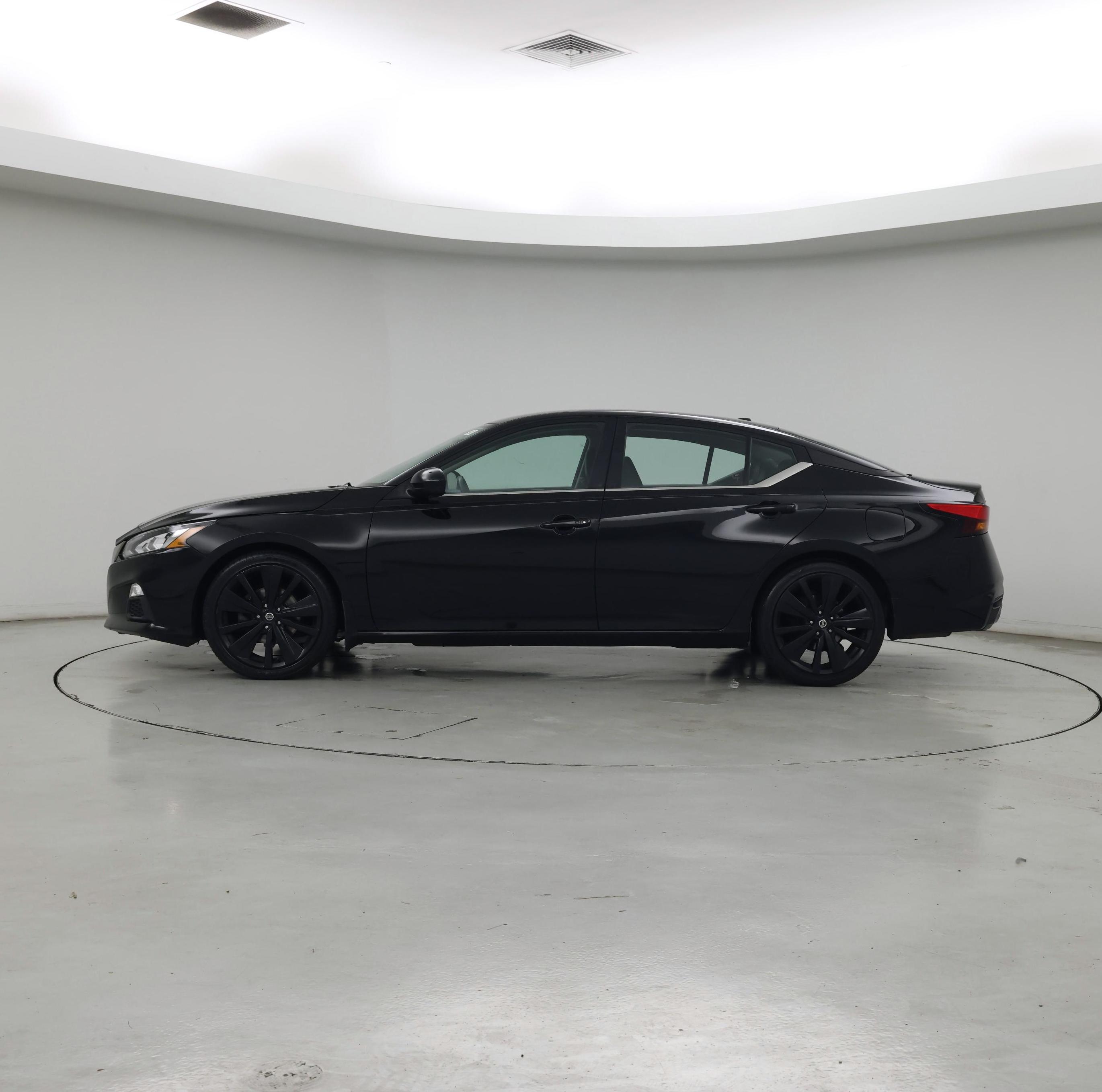 Thumbnail: 2019 Nissan Altima - 3