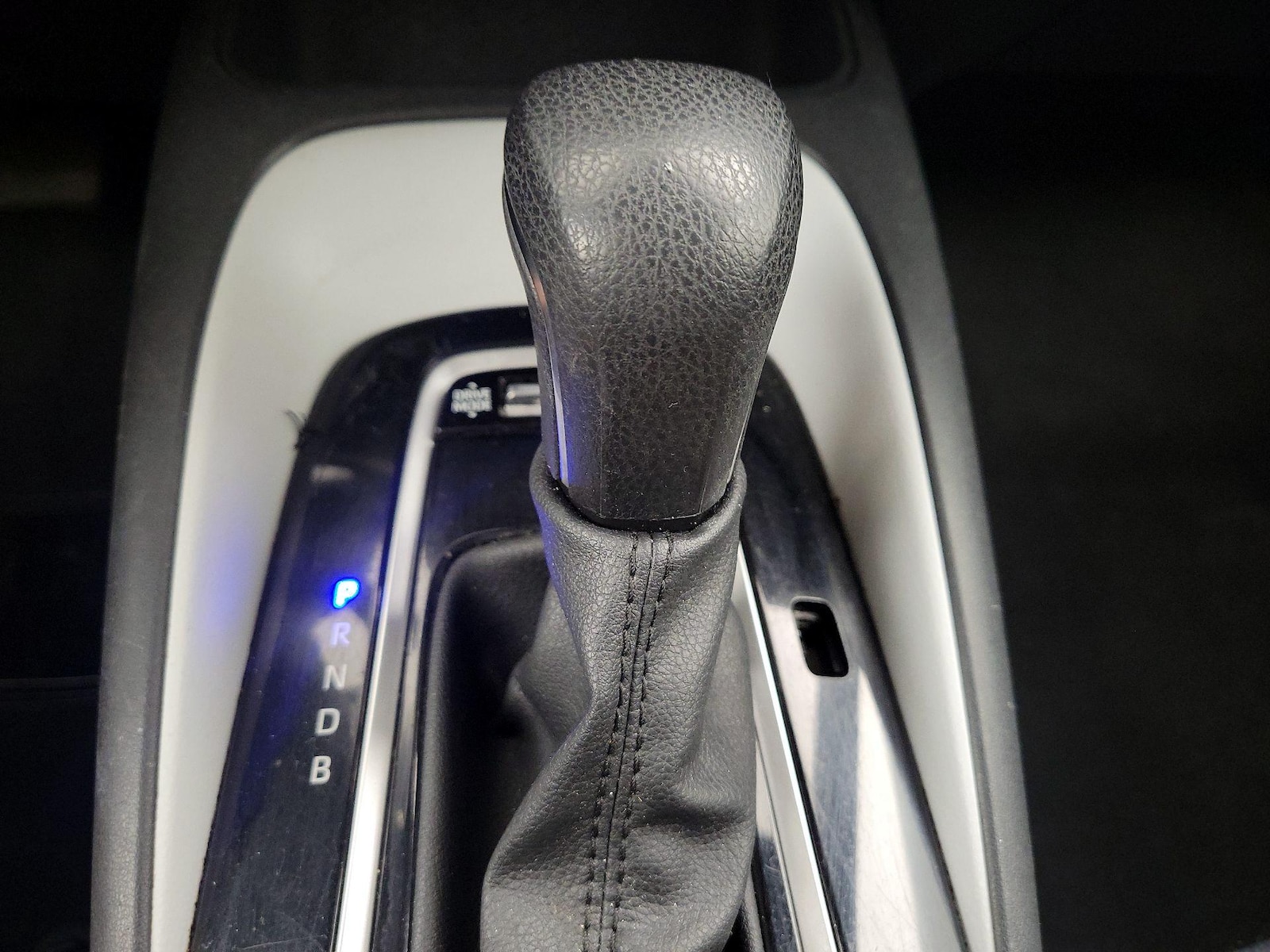 2024 Toyota Corolla SE - Photo 18