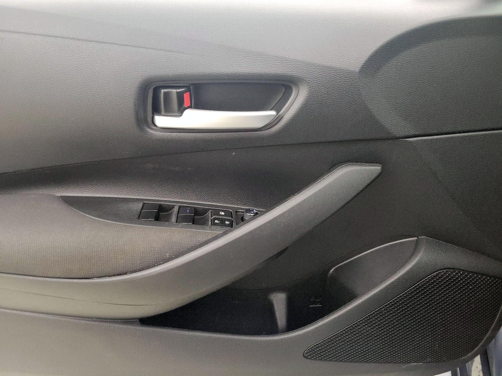 2021 Toyota Corolla LE - Photo 13
