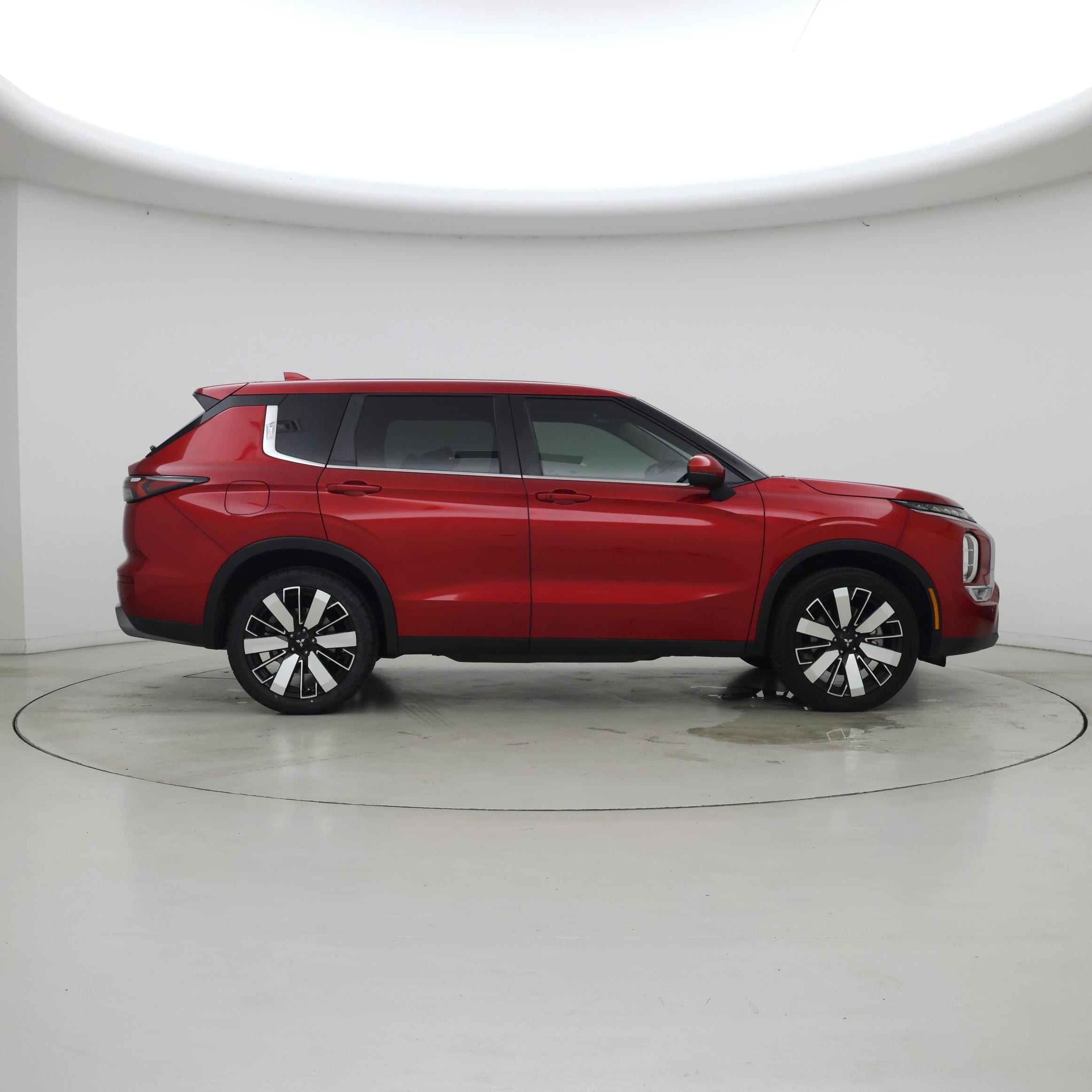 Thumbnail: 2025 Mitsubishi Outlander - 7