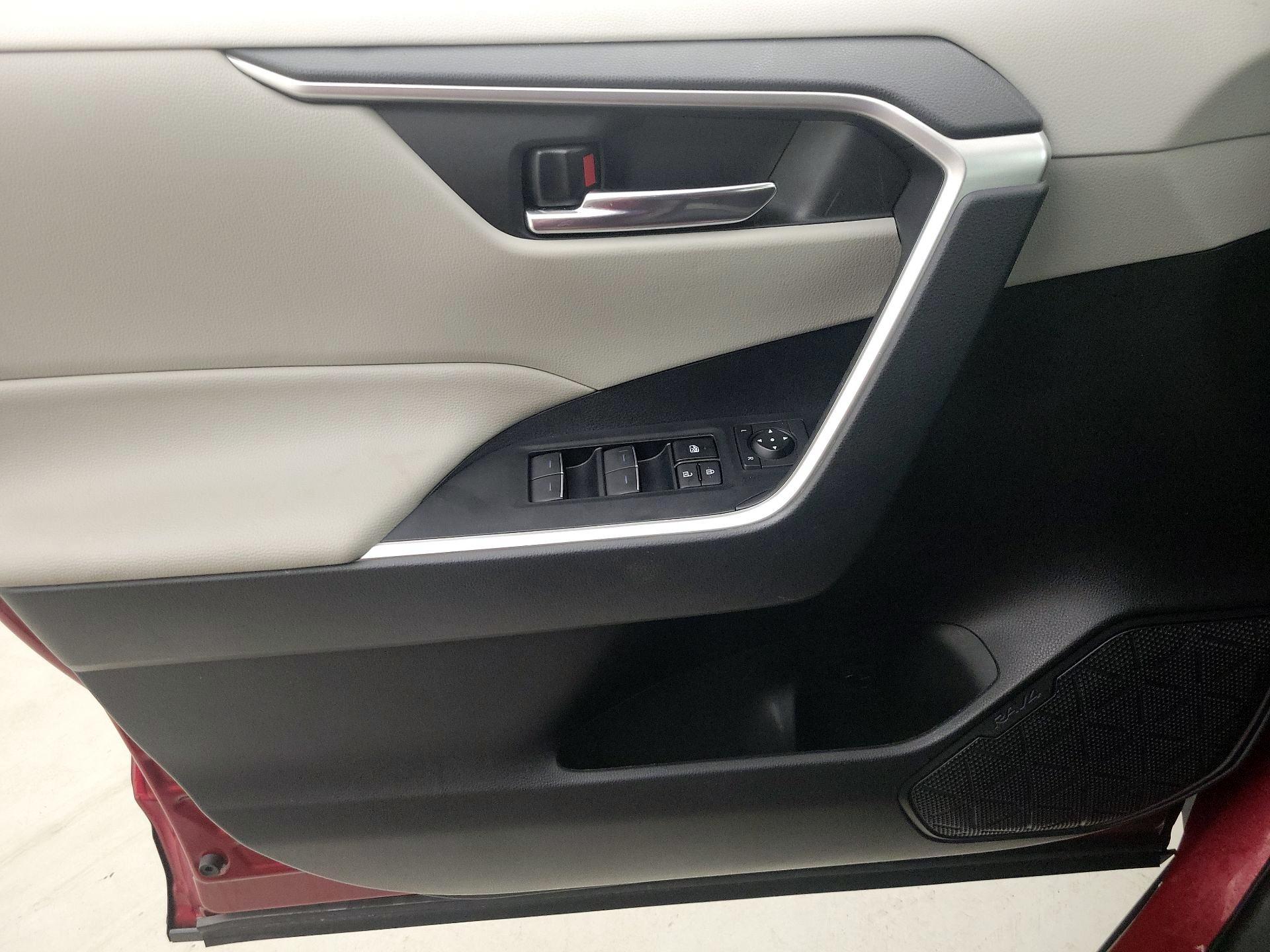 Thumbnail: 2023 Toyota RAV4 - 12