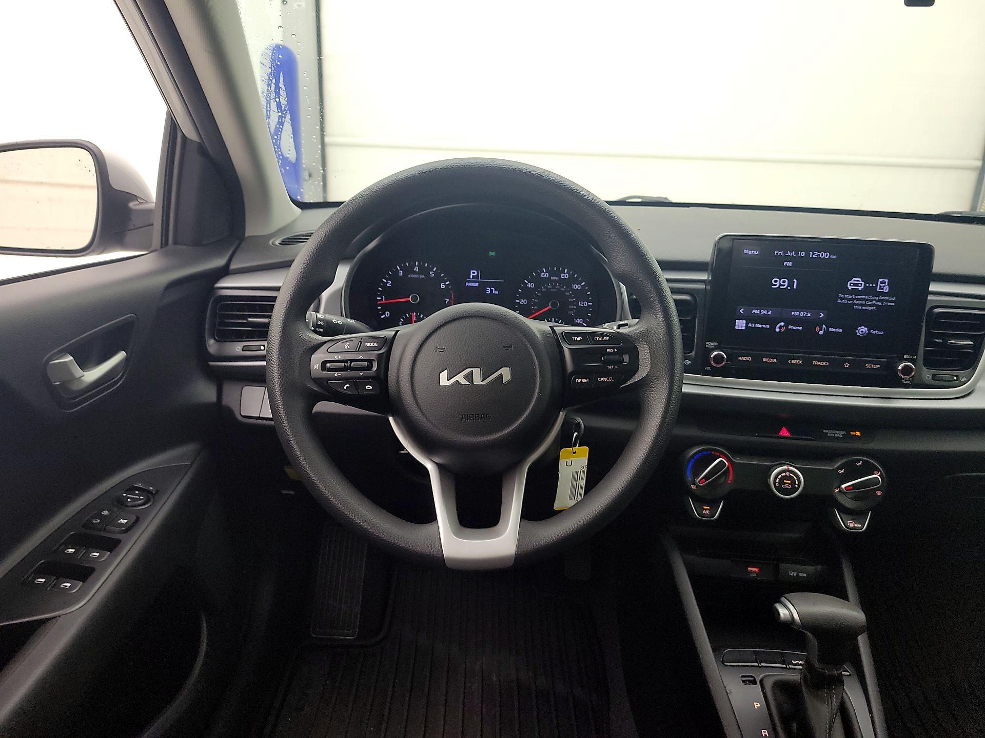 Thumbnail: 2023 Kia Rio - 10