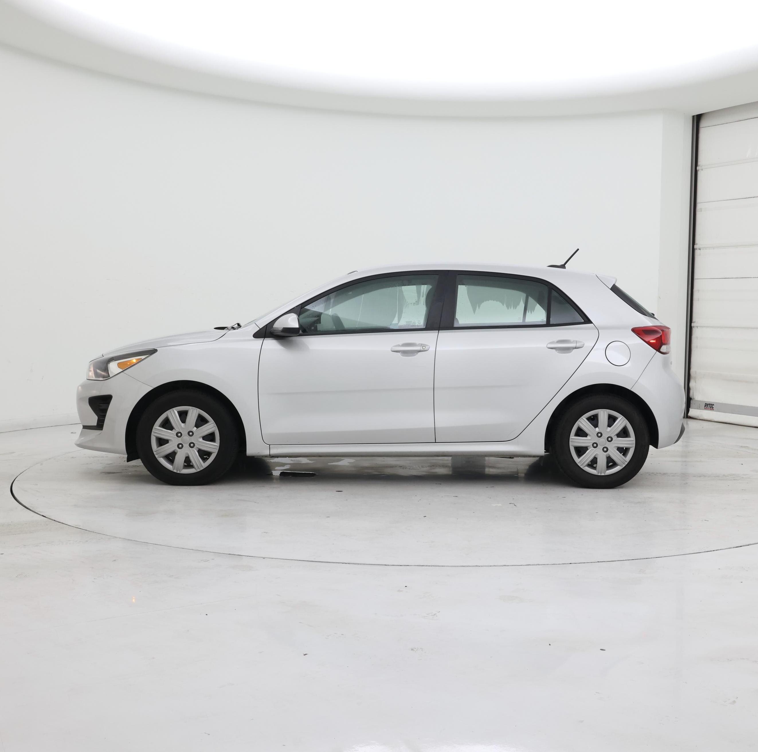 Thumbnail: 2023 Kia Rio - 3