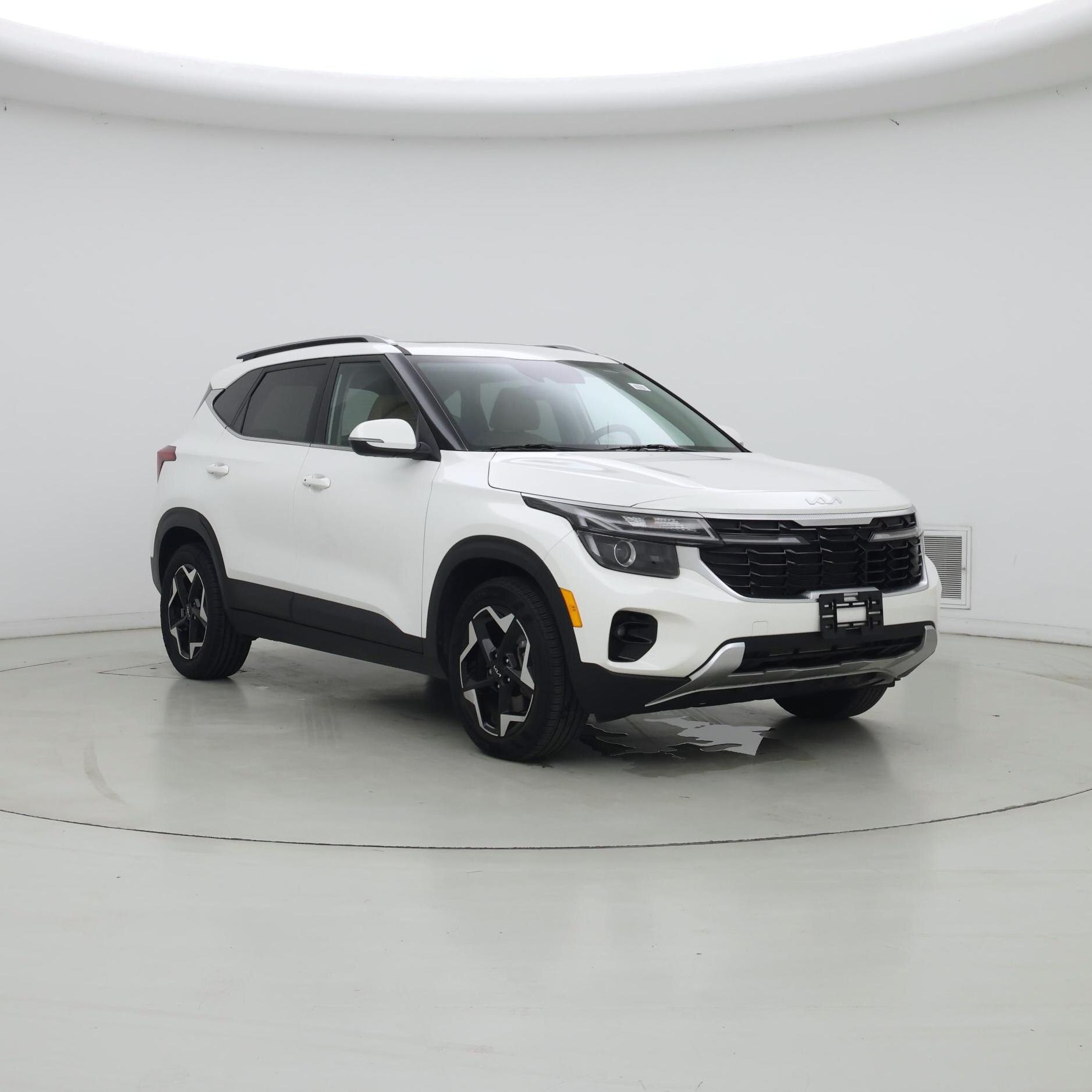White 2024 Kia Seltos SUV / Crossover All-Wheel Drive Automatic