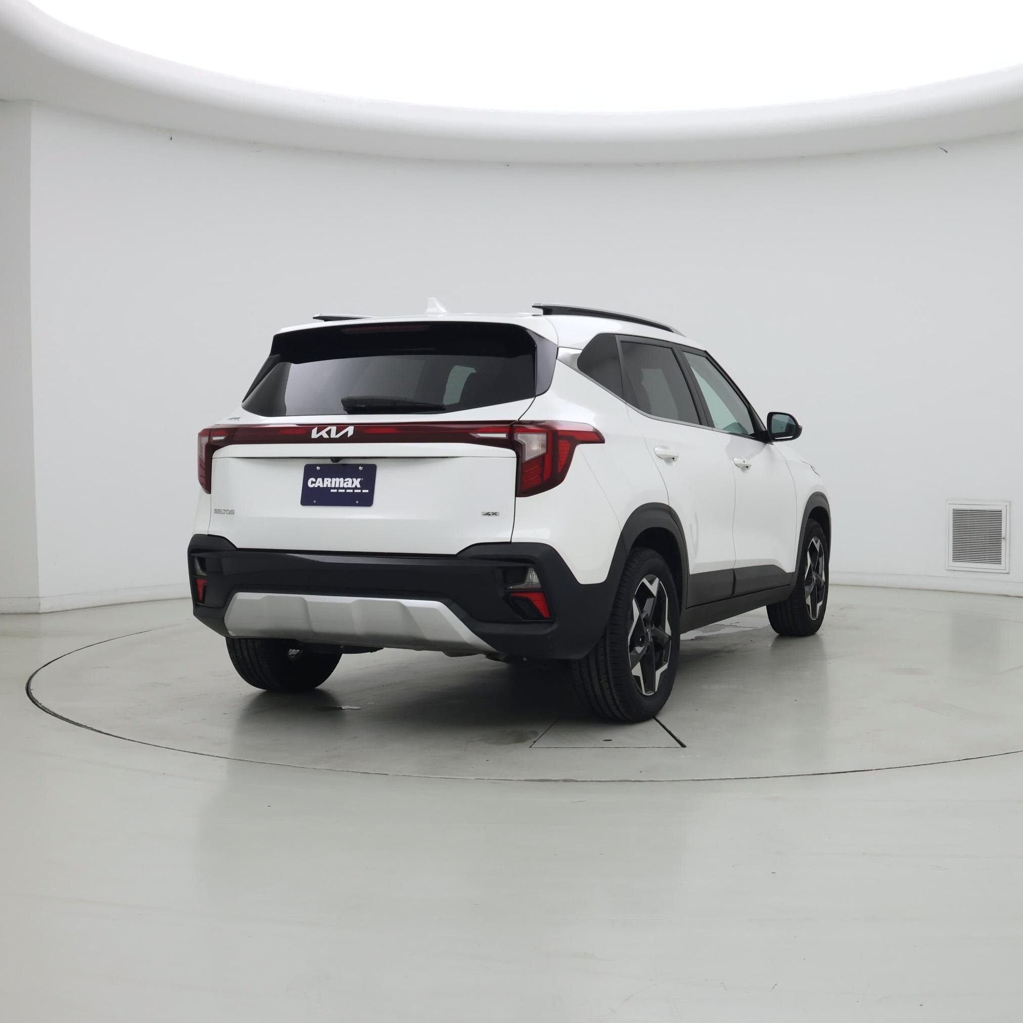 Thumbnail: 2024 Kia Seltos - 8