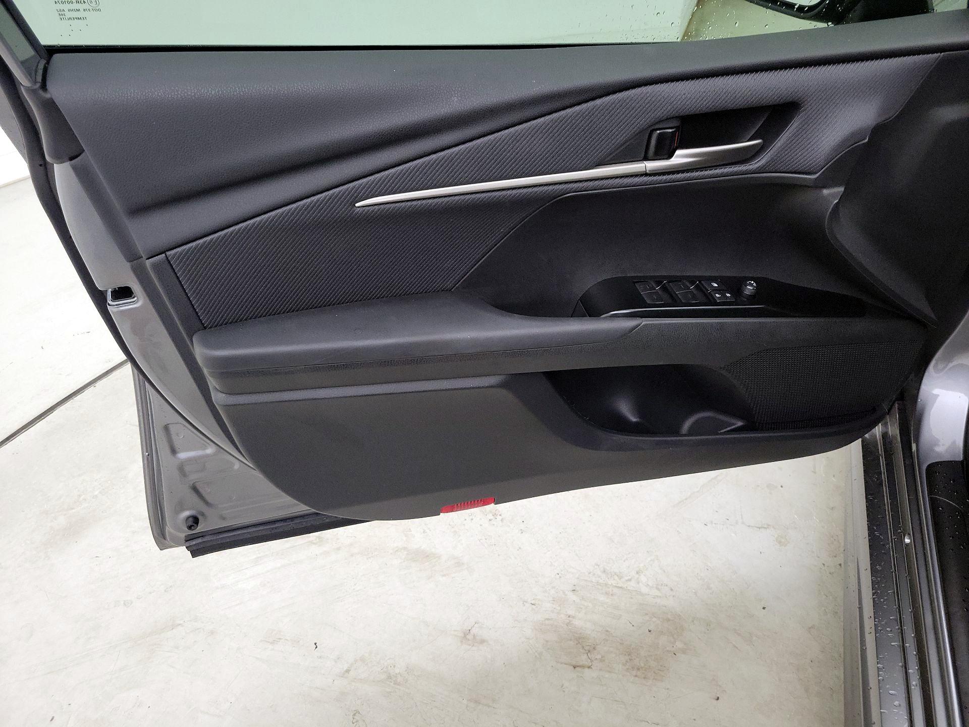 Thumbnail: 2025 Toyota Camry - 12