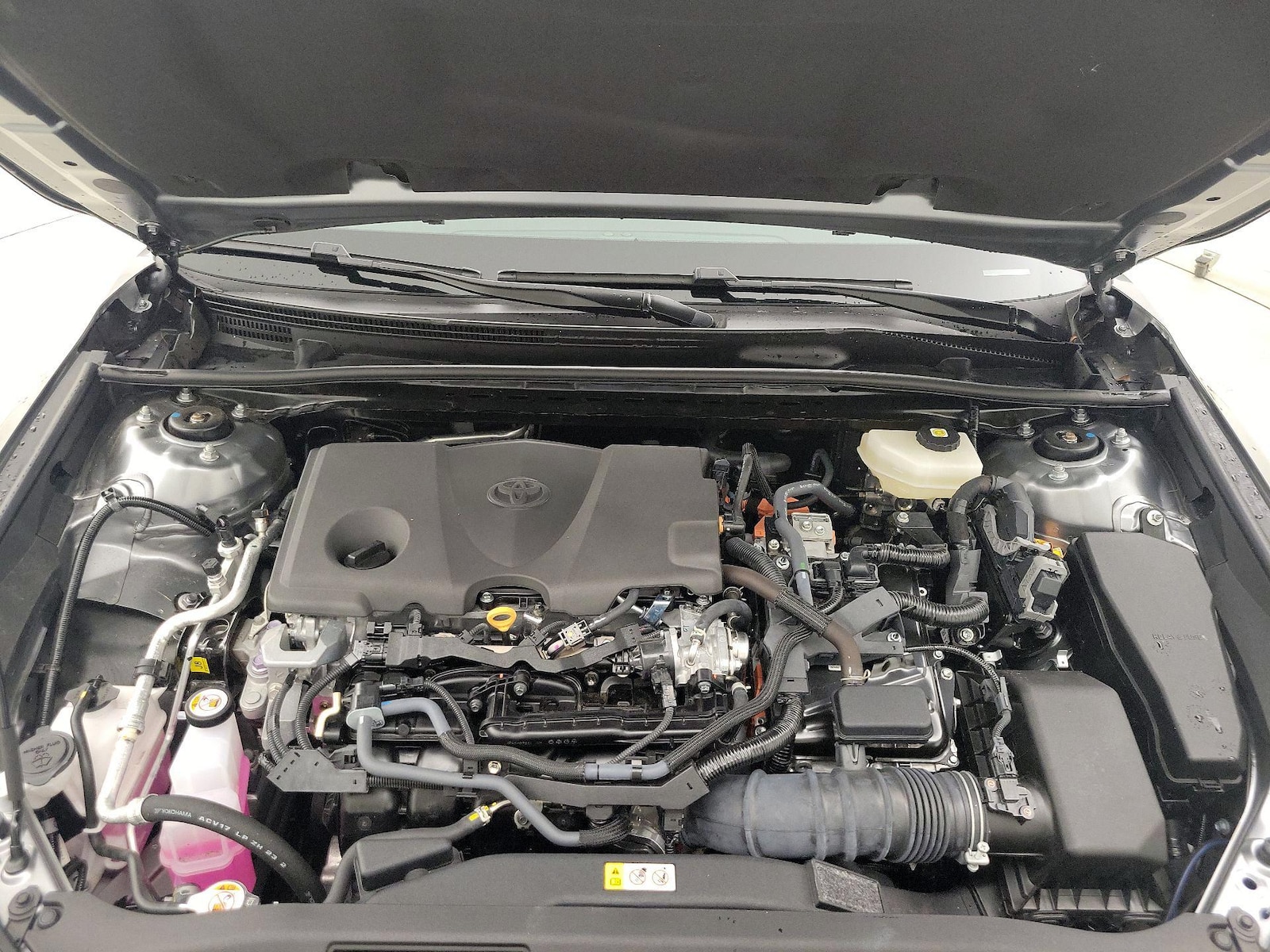 2025 Toyota Camry SE - Photo 23