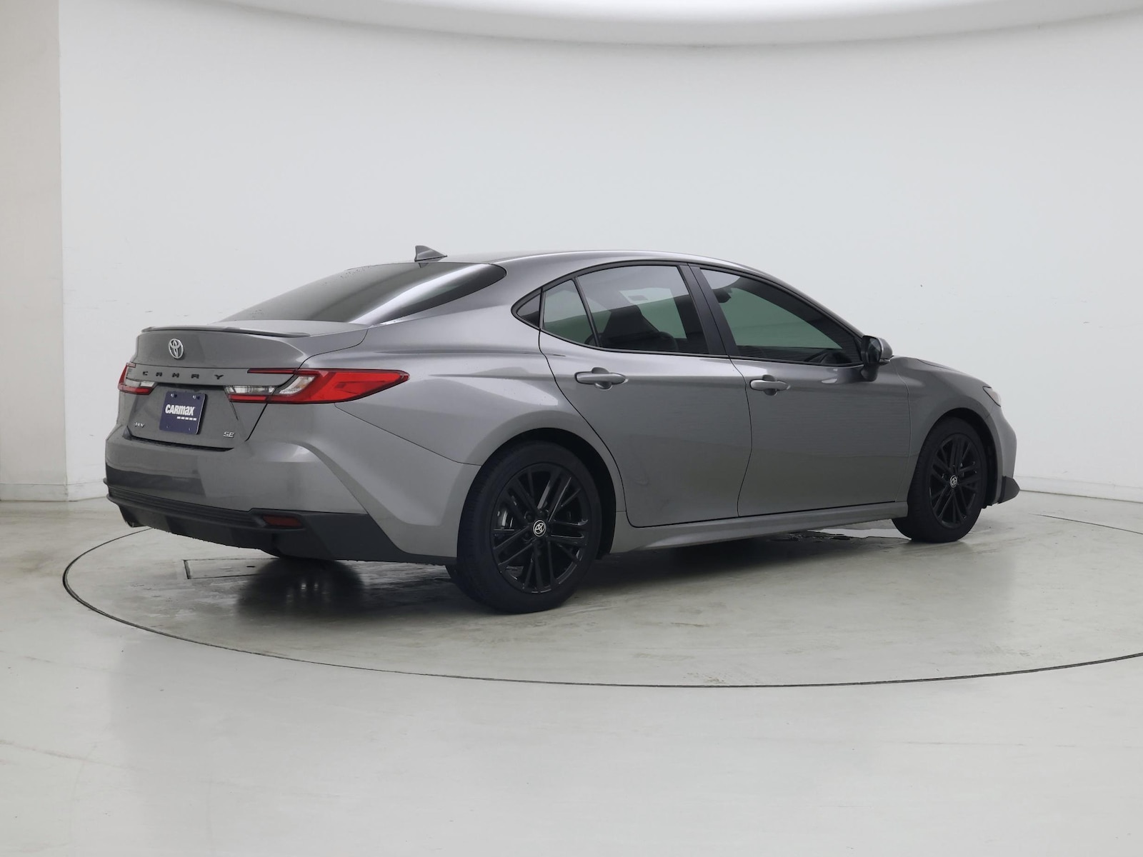2025 Toyota Camry SE - Photo 9