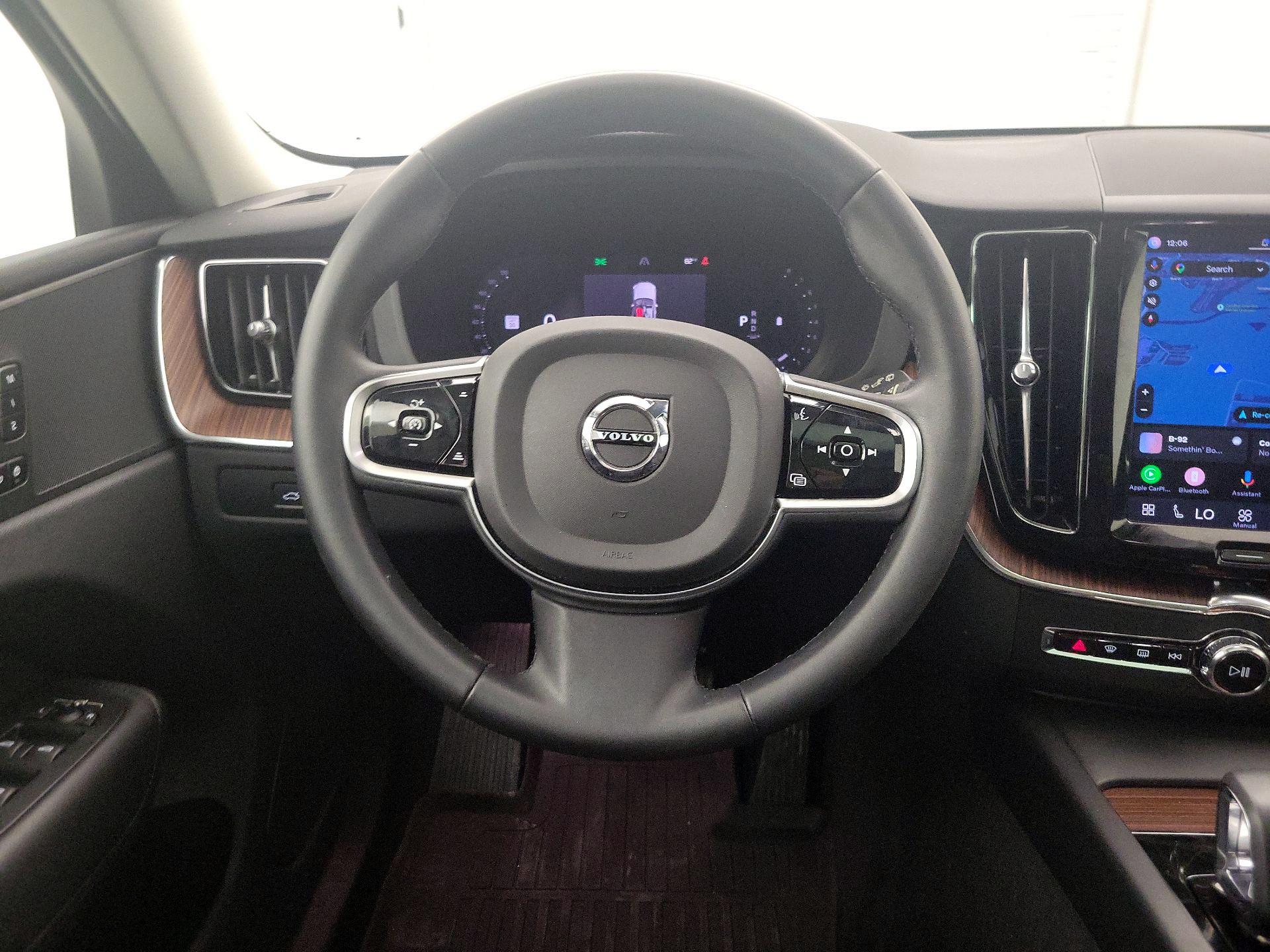 Thumbnail: 2023 Volvo XC60 - 10