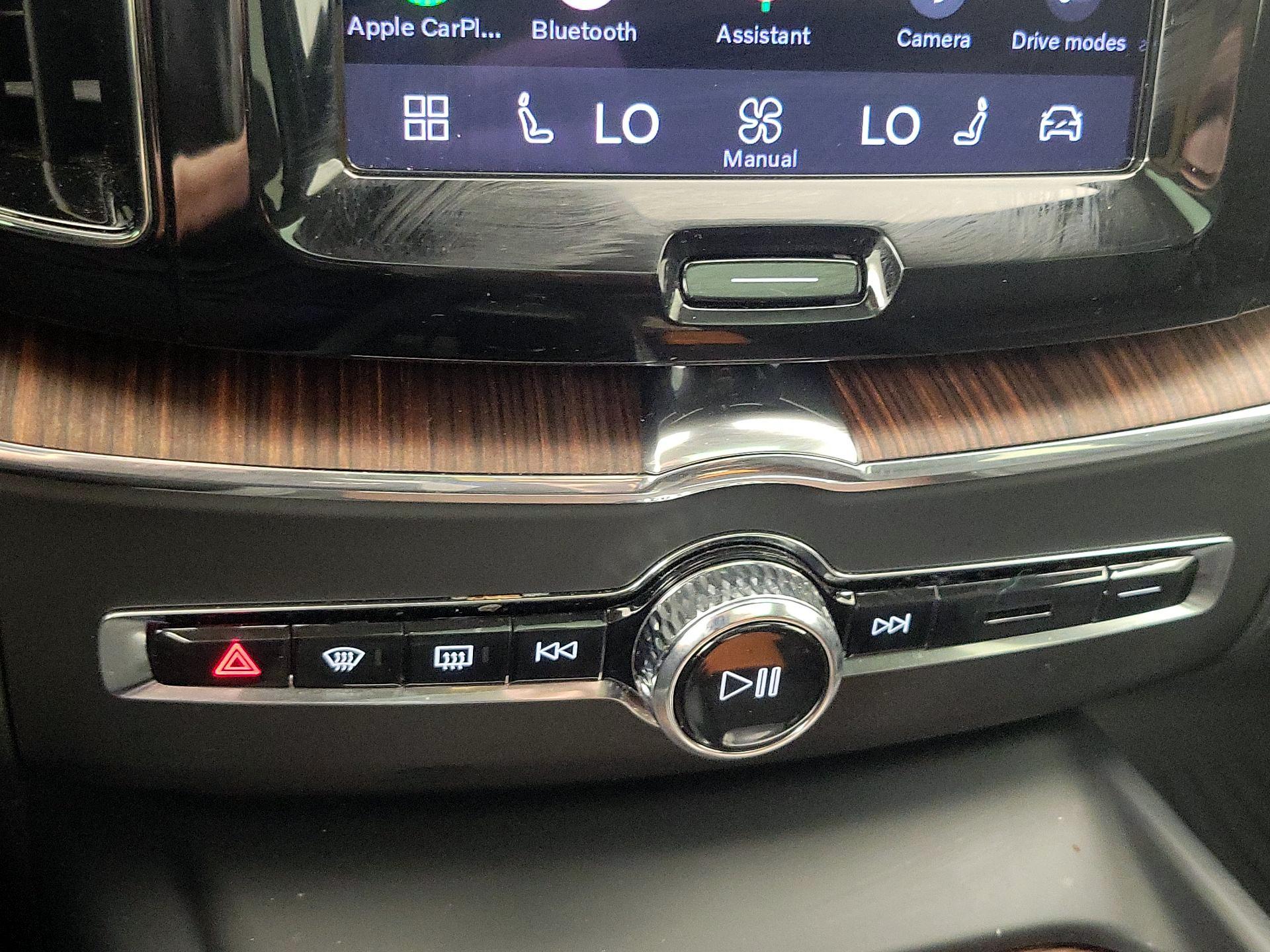 Thumbnail: 2023 Volvo XC60 - 17