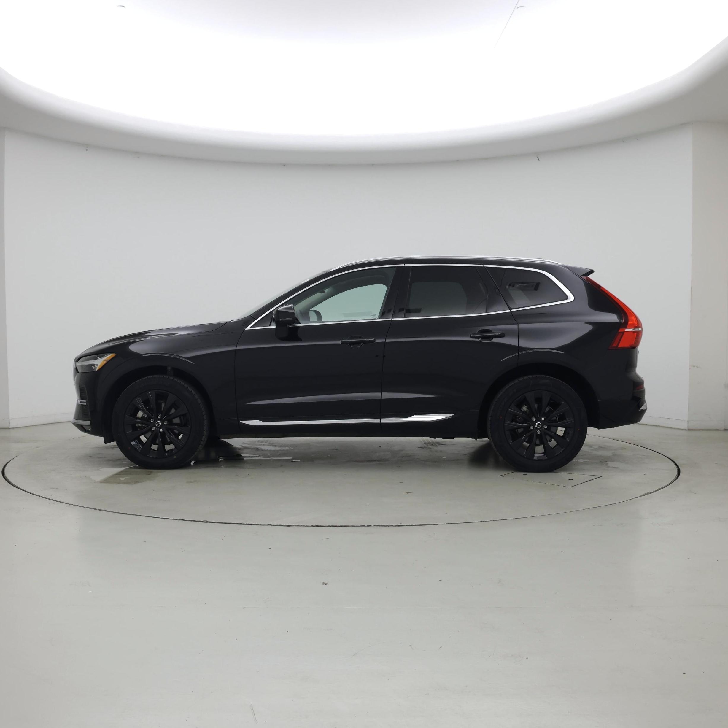 Thumbnail: 2023 Volvo XC60 - 3