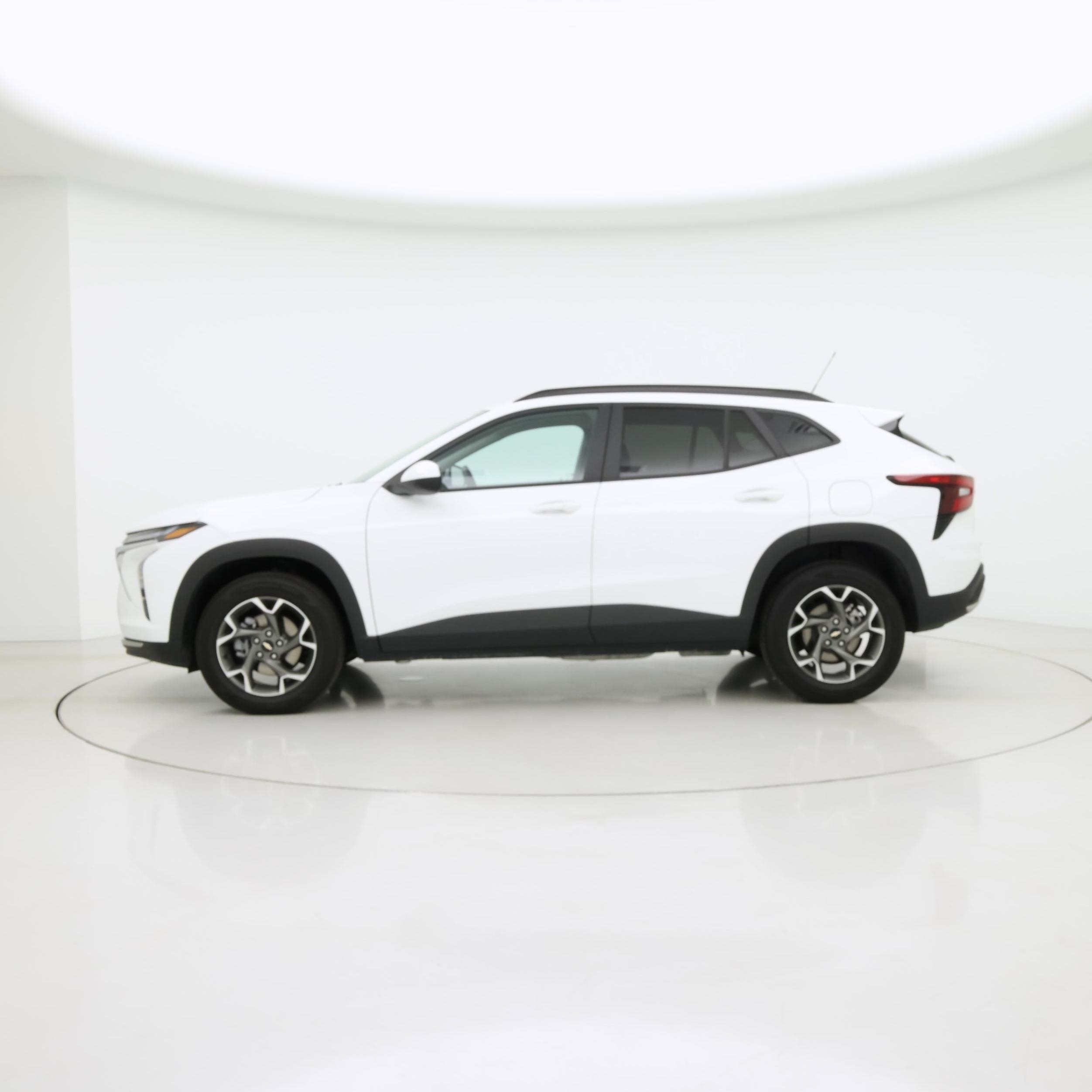 Thumbnail: 2025 Chevrolet Trax - 3