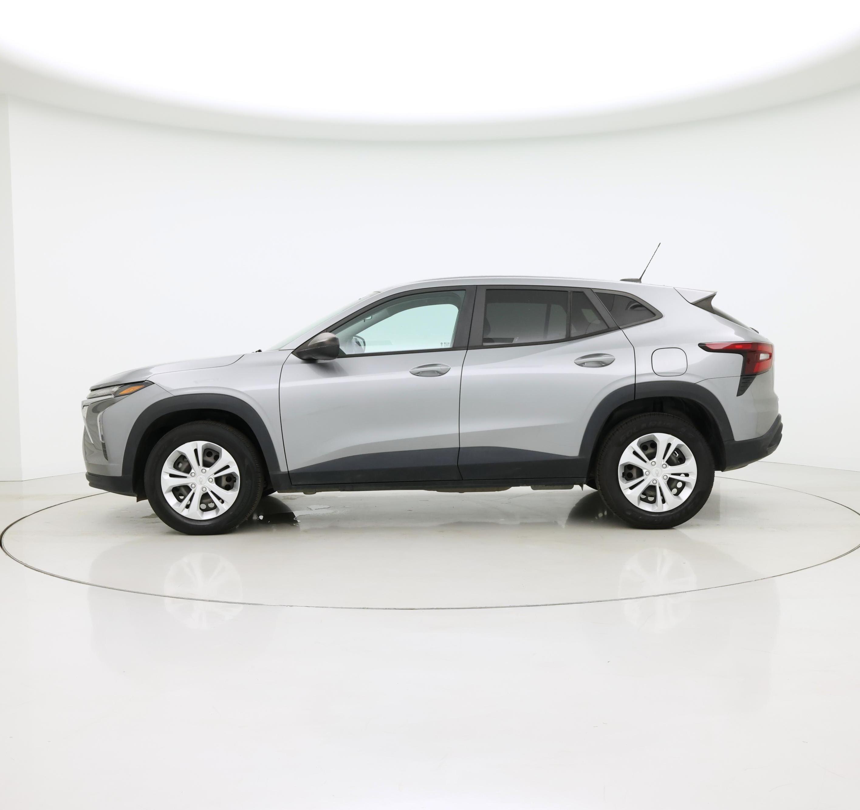 Thumbnail: 2024 Chevrolet Trax - 3
