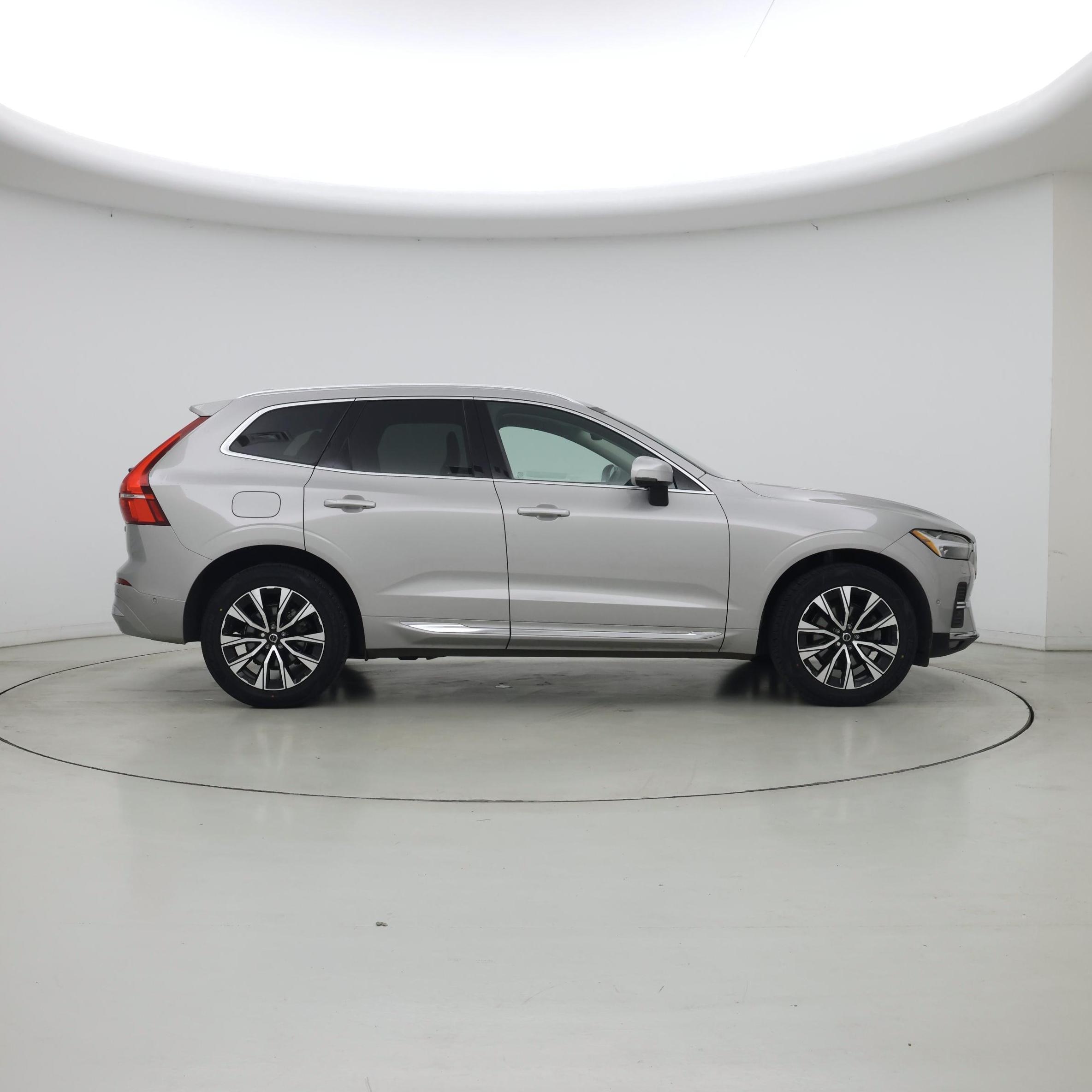 Thumbnail: 2023 Volvo XC60 - 7