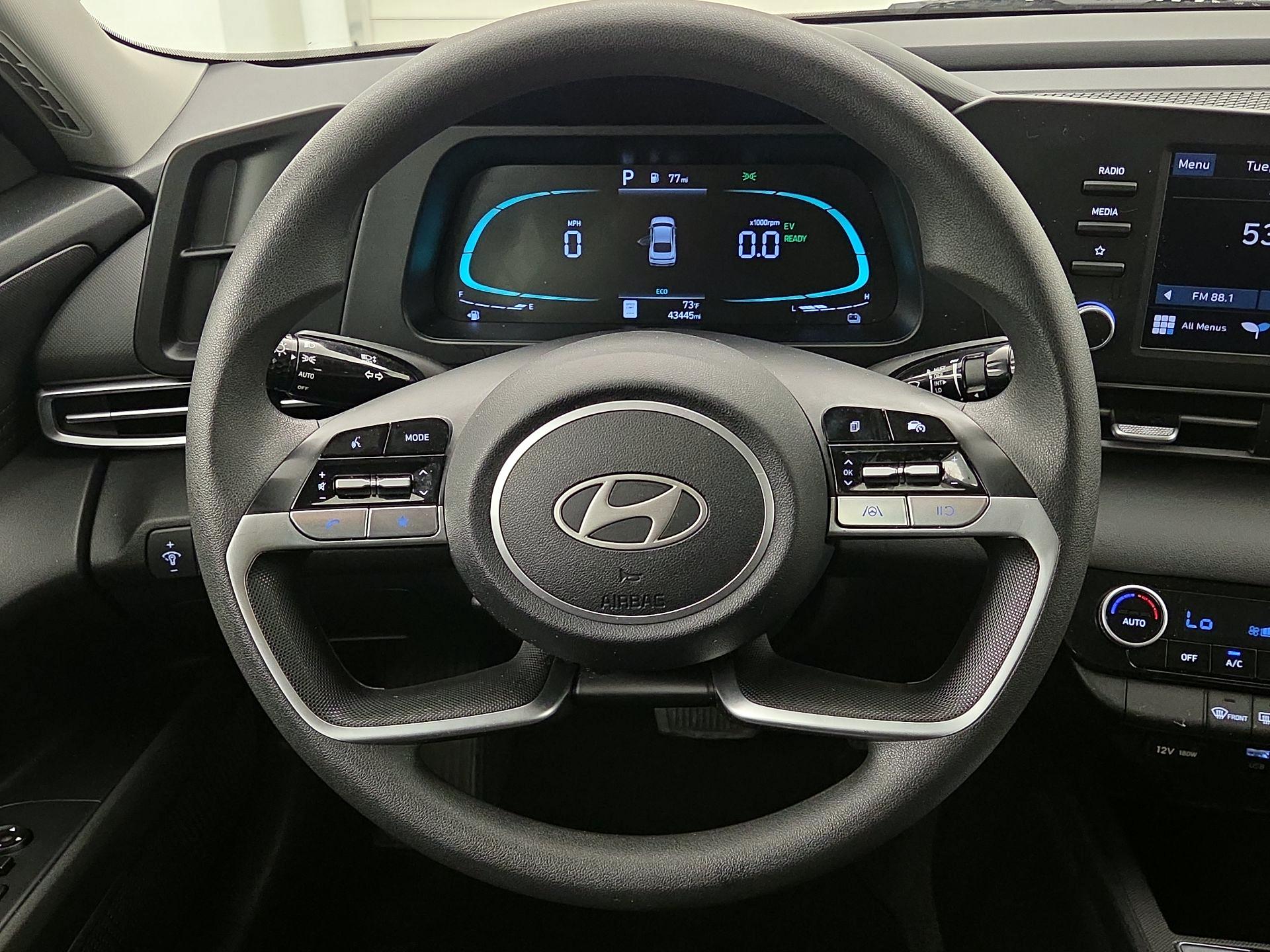 Thumbnail: 2025 Hyundai Elantra - 10