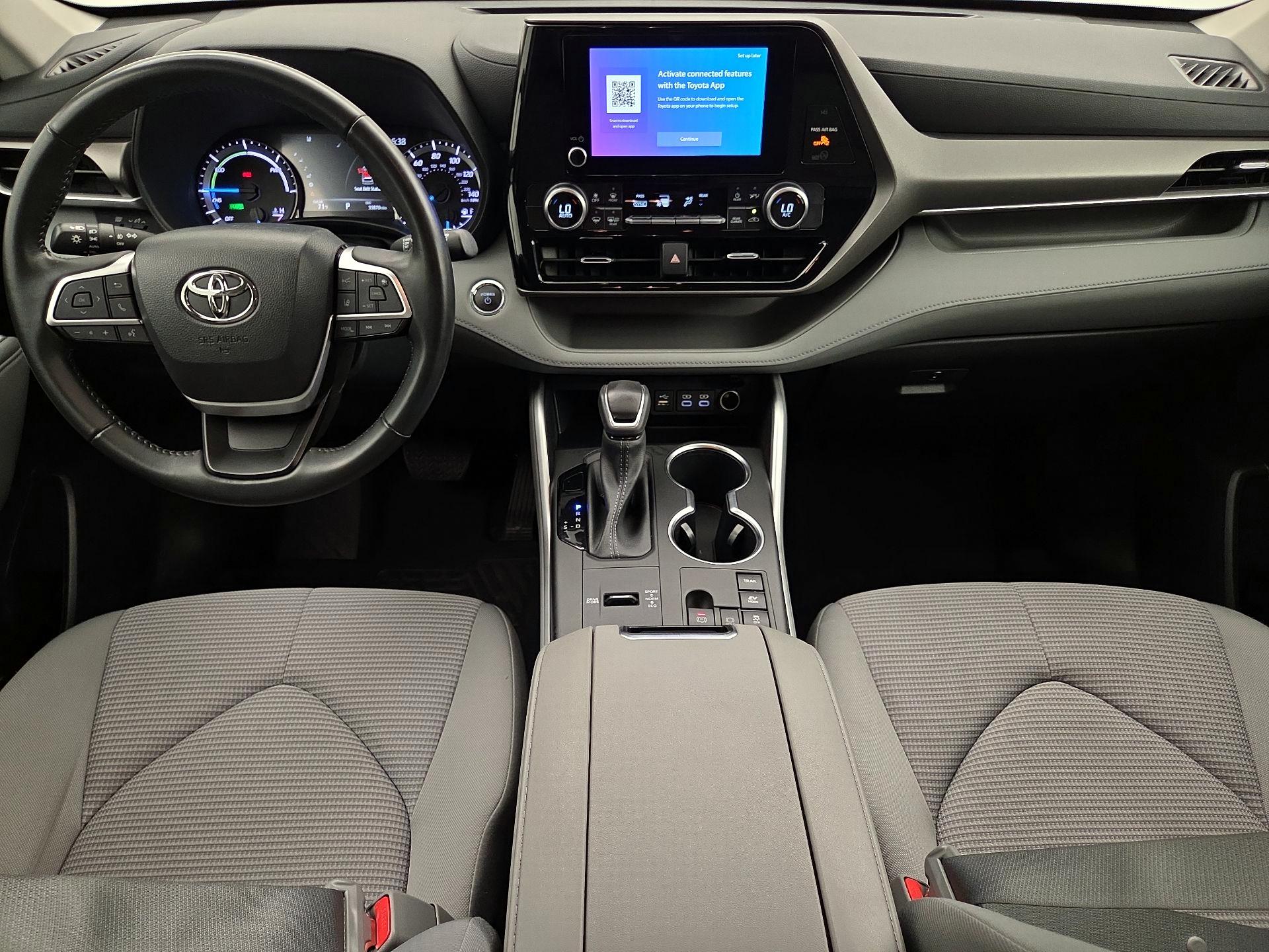 Thumbnail: 2023 Toyota Highlander - 9