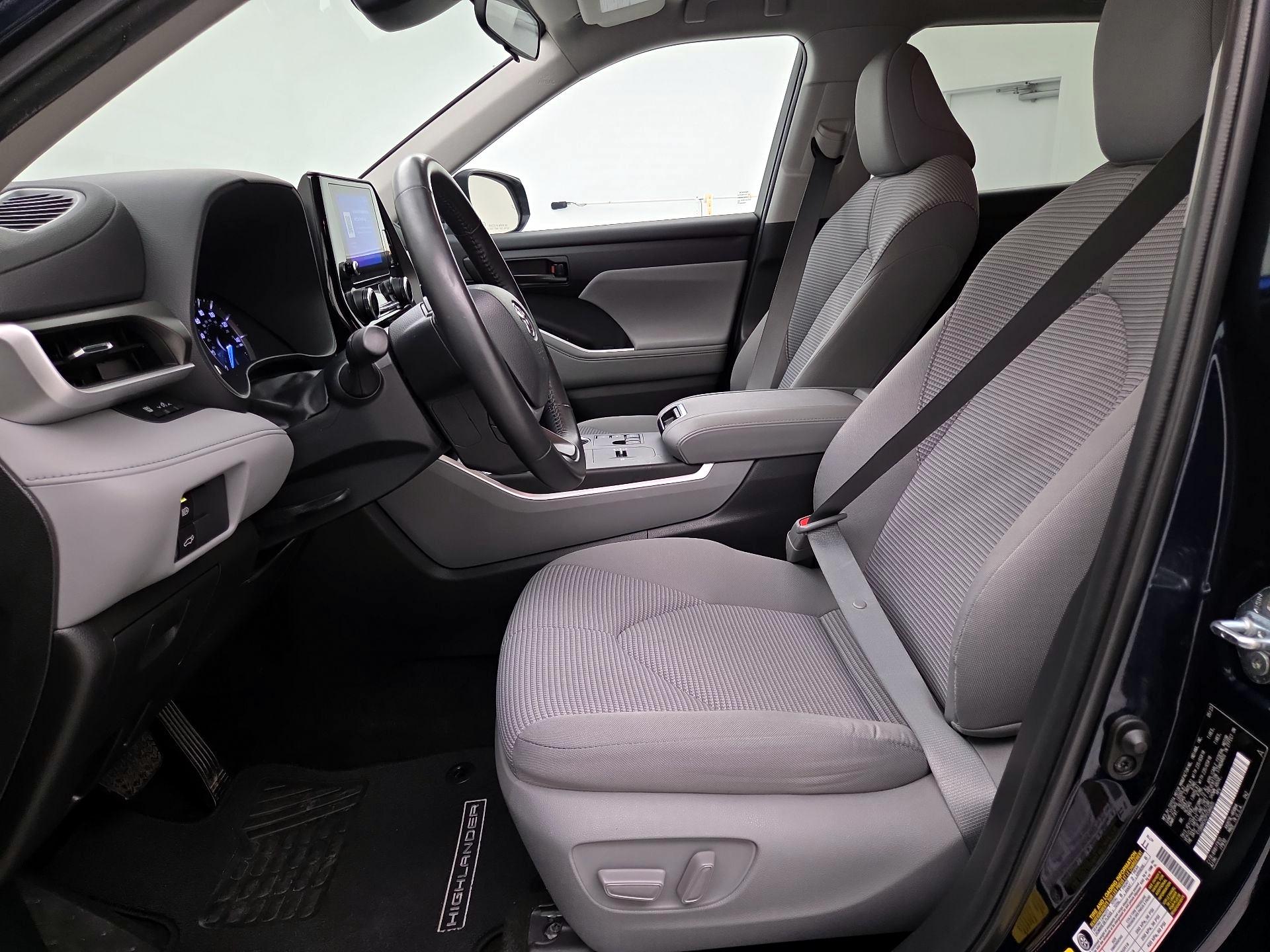 Thumbnail: 2023 Toyota Highlander - 11