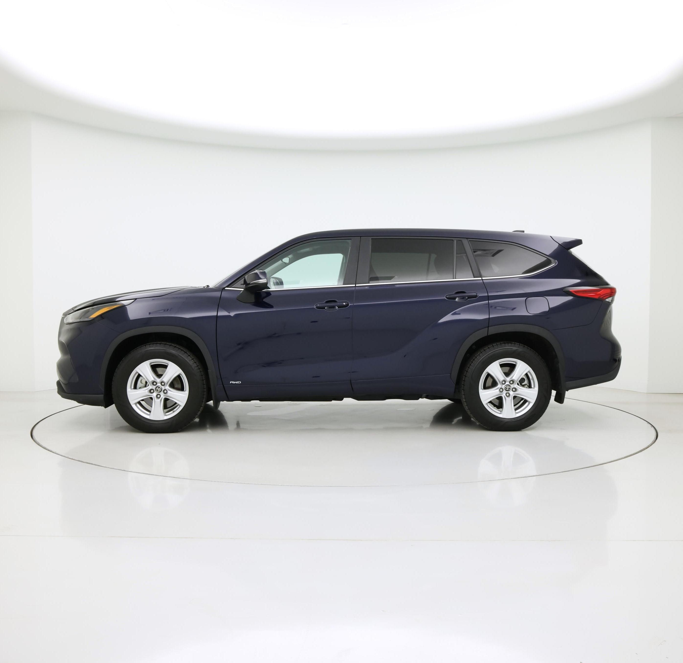 Thumbnail: 2023 Toyota Highlander - 3