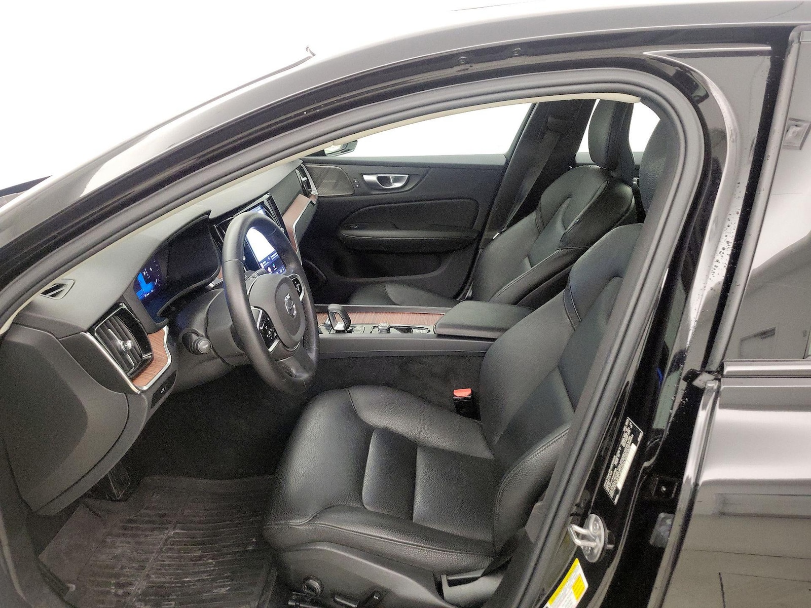 2025 Volvo S60 Plus - Photo 12