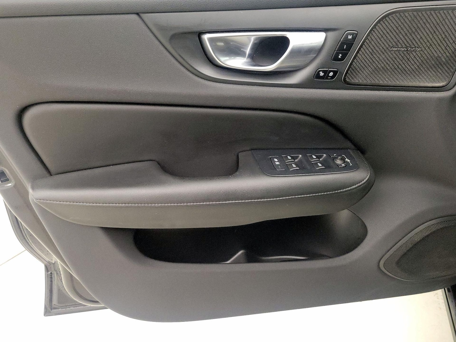 2025 Volvo S60 Plus - Photo 13