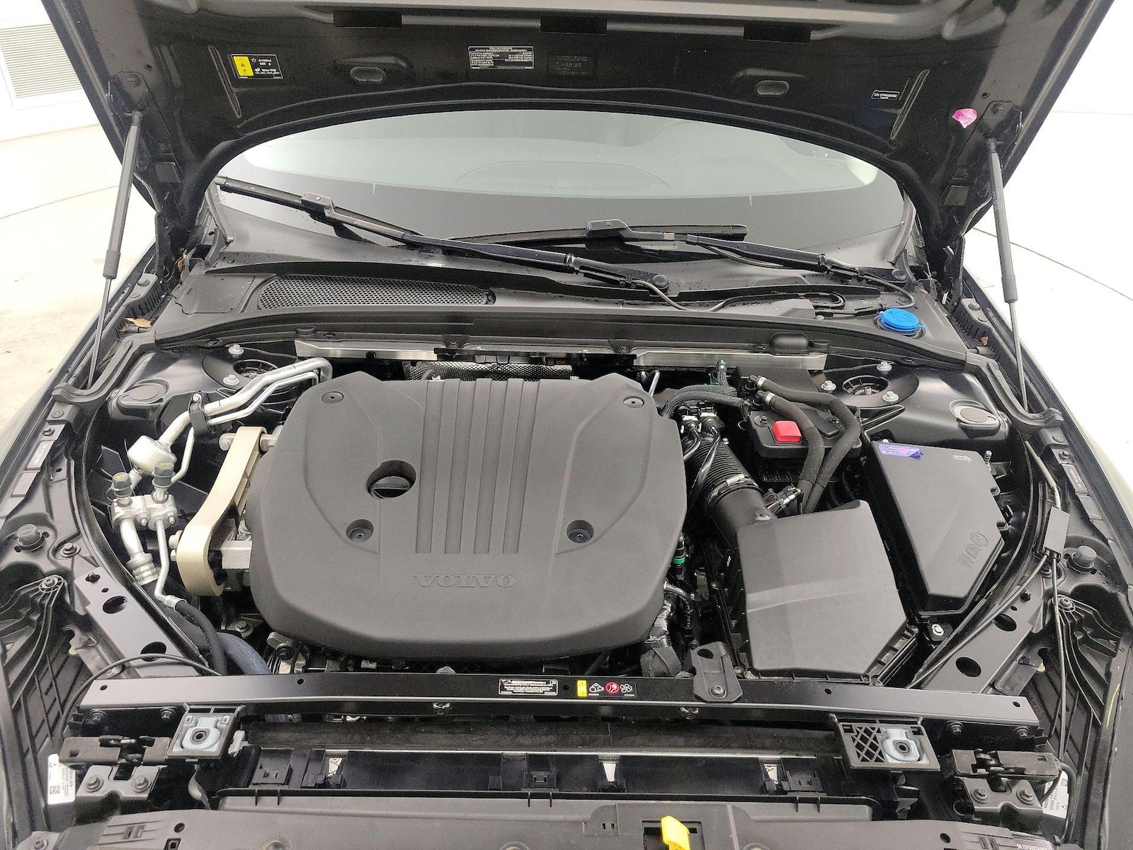 2025 Volvo S60 Plus - Photo 24