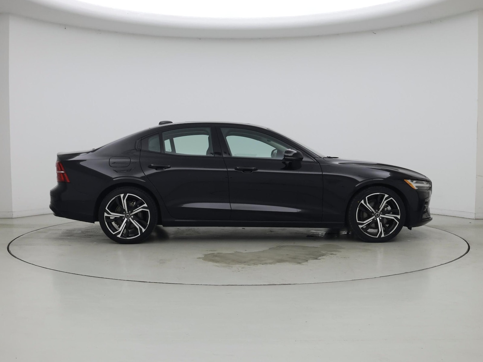 2025 Volvo S60 Plus - Photo 8