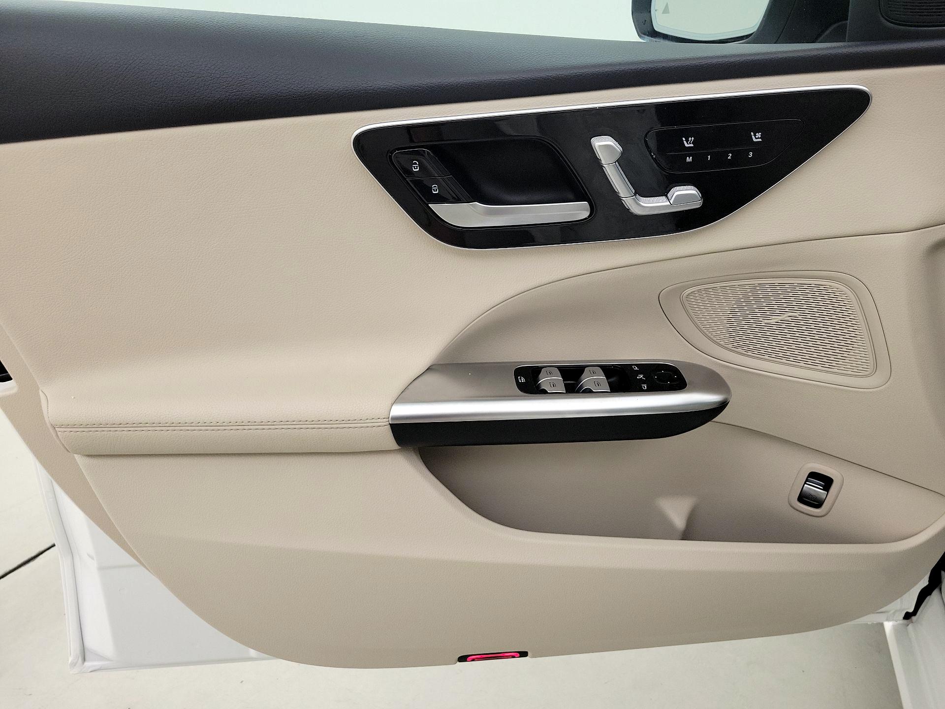 Thumbnail: 2024 Mercedes-Benz C-Class - 12