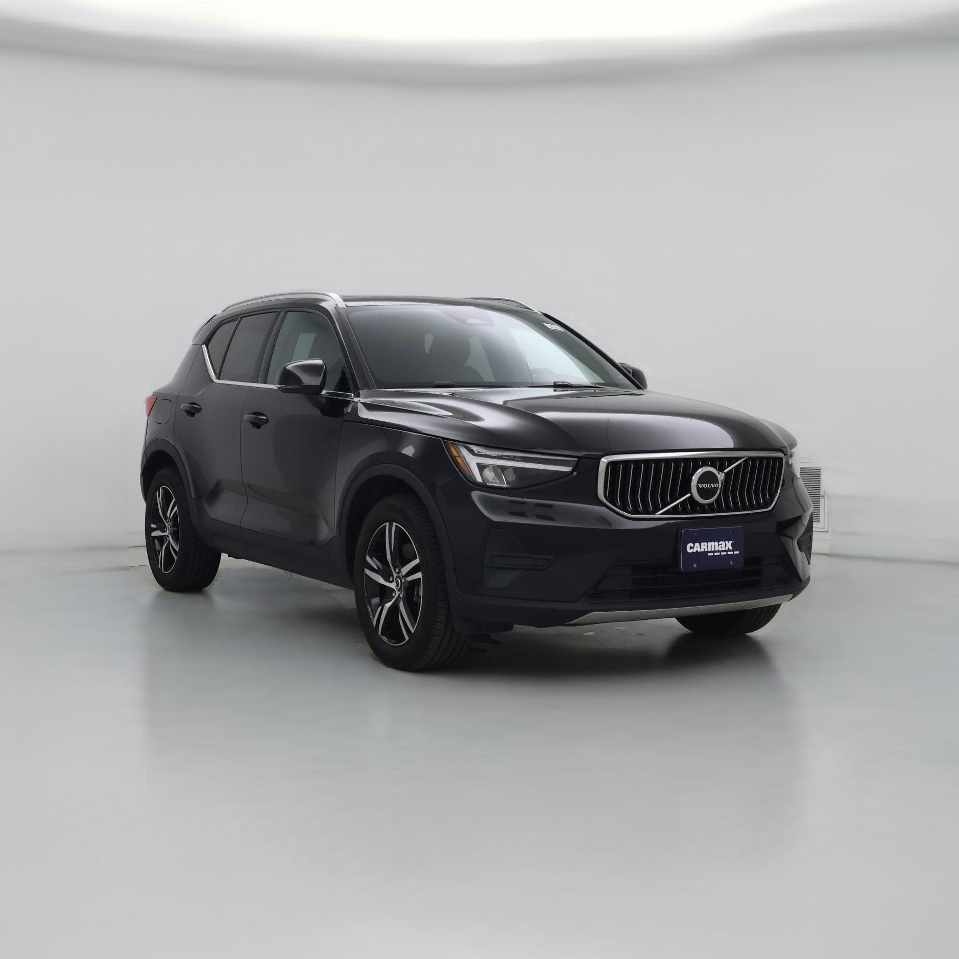 Thumbnail: 2025 Volvo XC40 - 1
