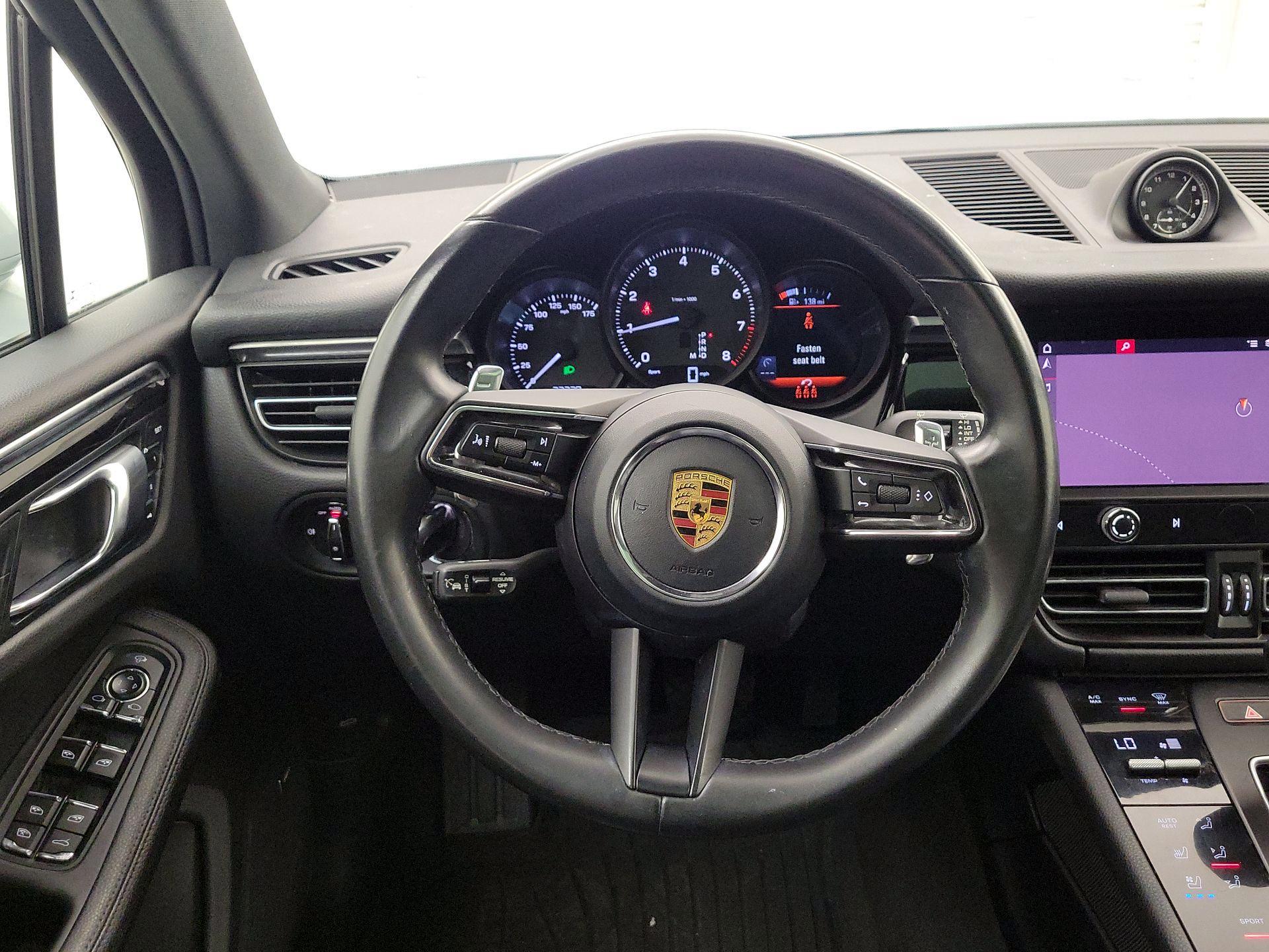 Thumbnail: 2022 Porsche Macan - 10
