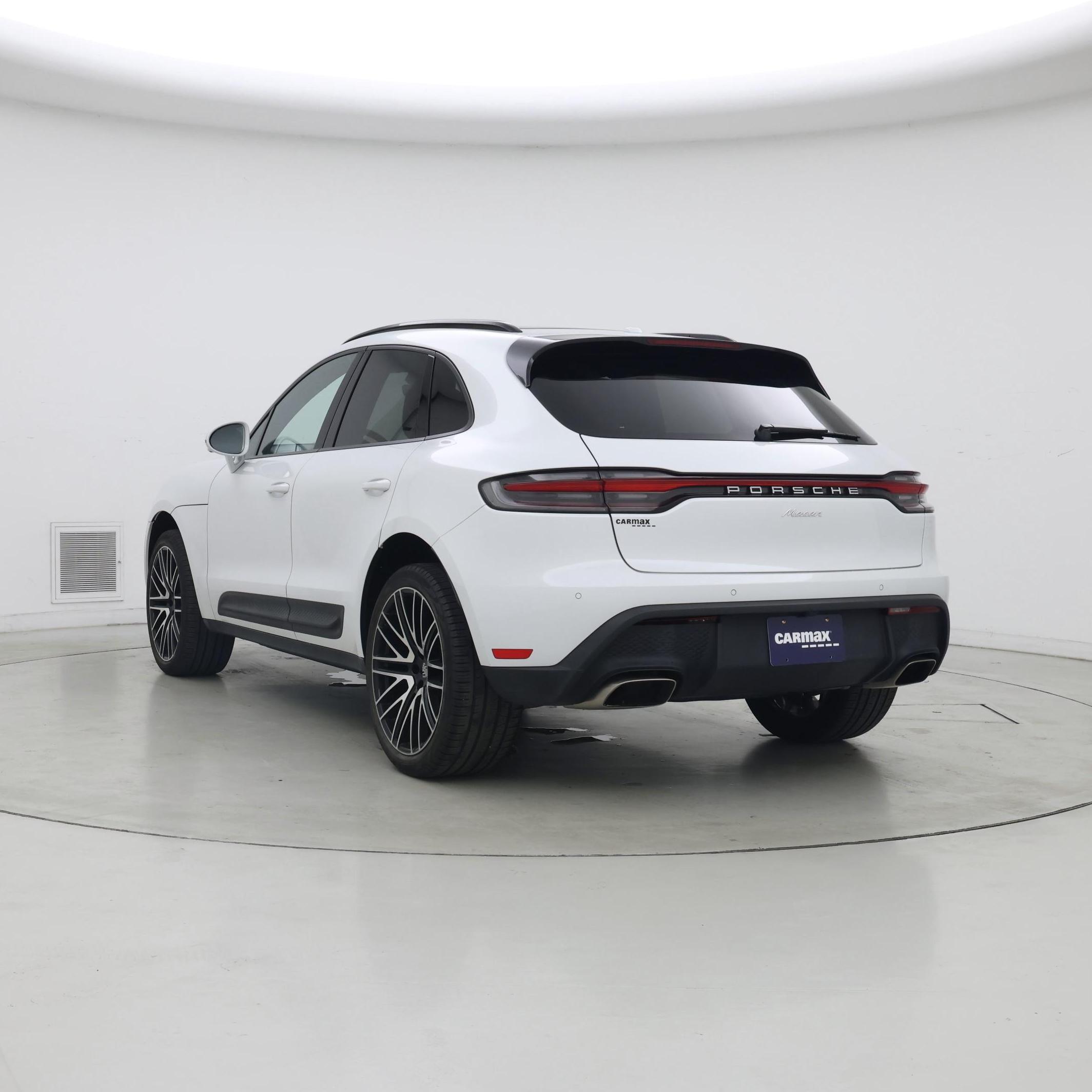 Thumbnail: 2022 Porsche Macan - 2