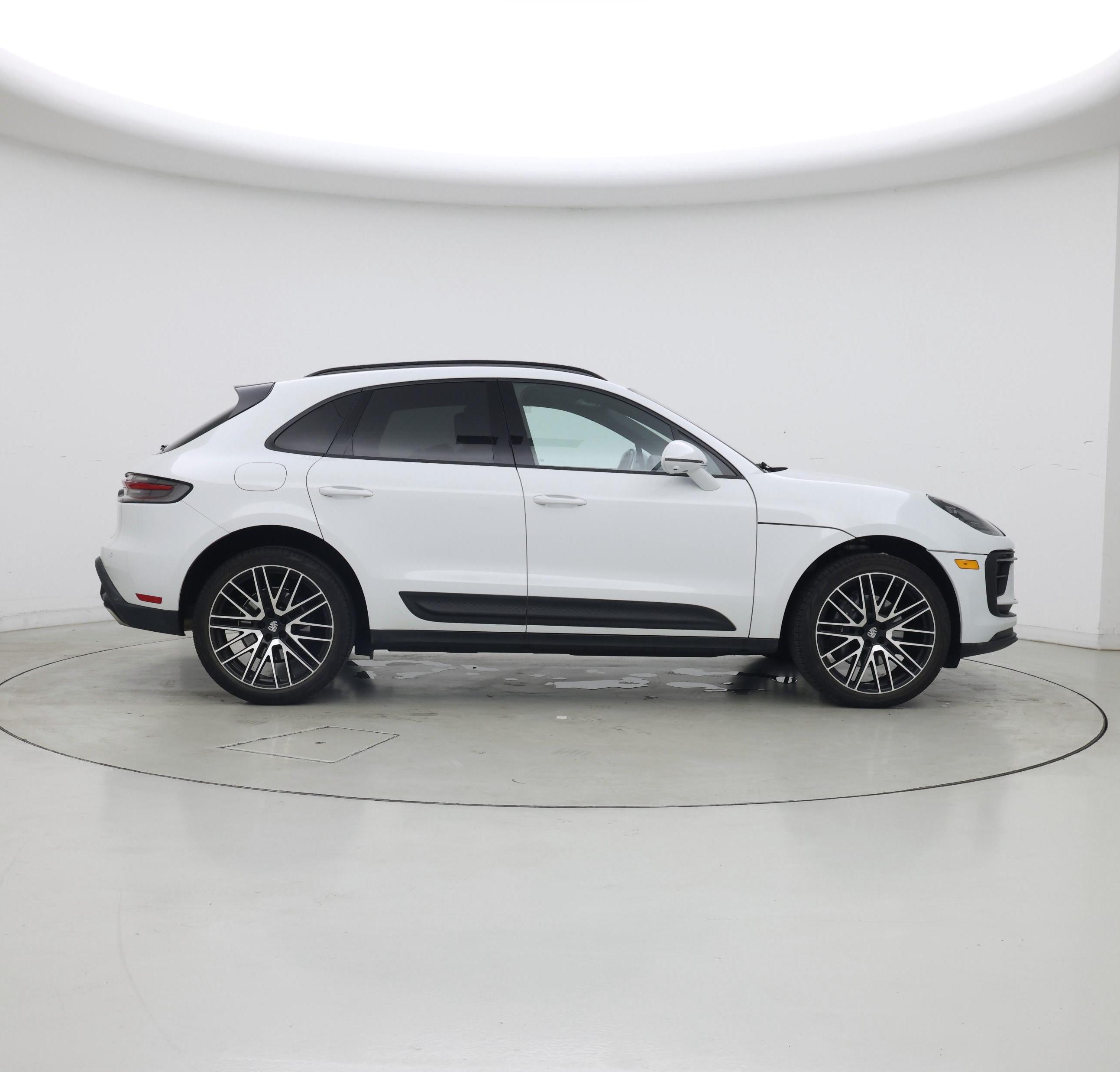 Thumbnail: 2022 Porsche Macan - 7