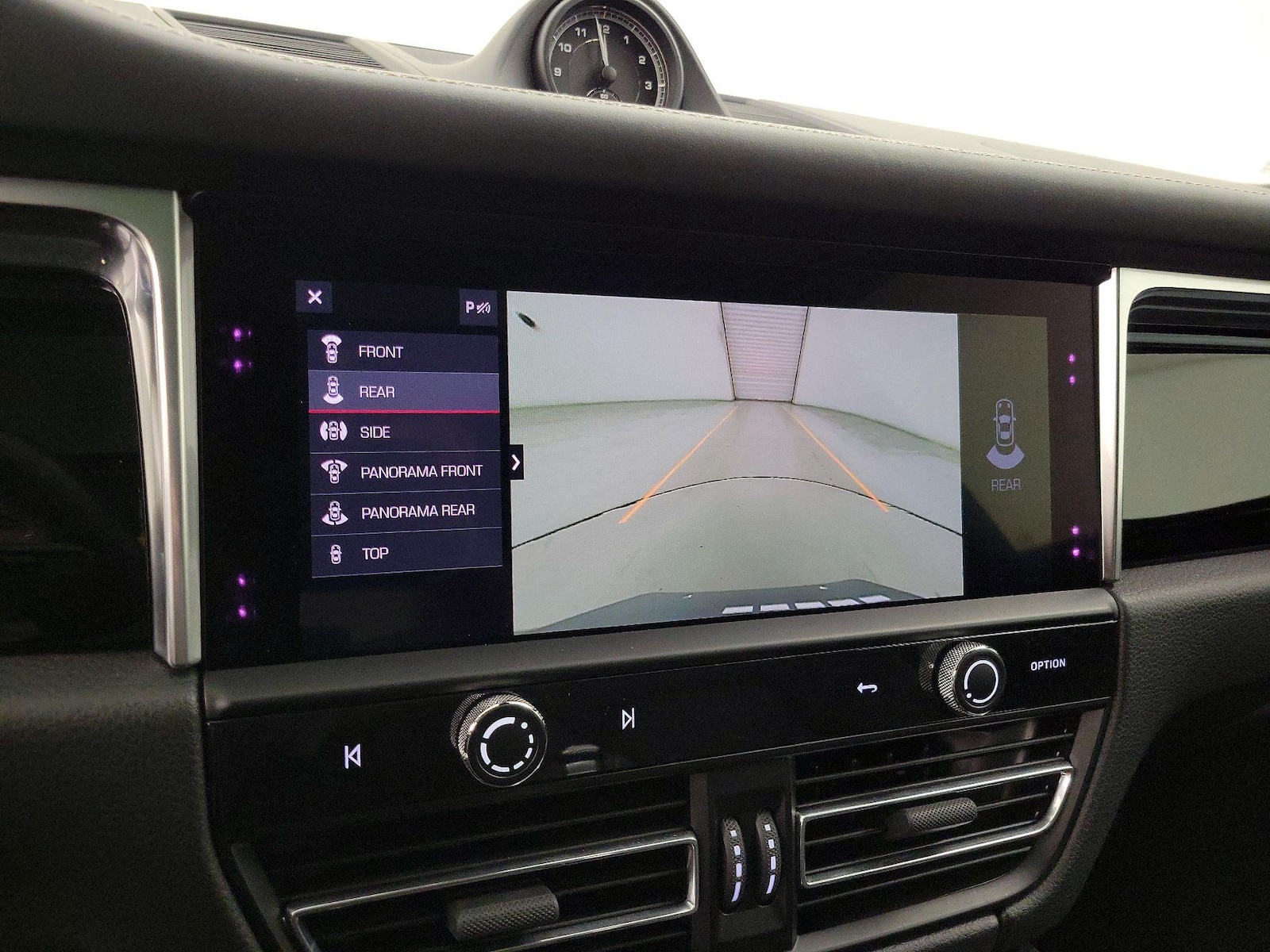 2023 Porsche Macan Base - Photo 16