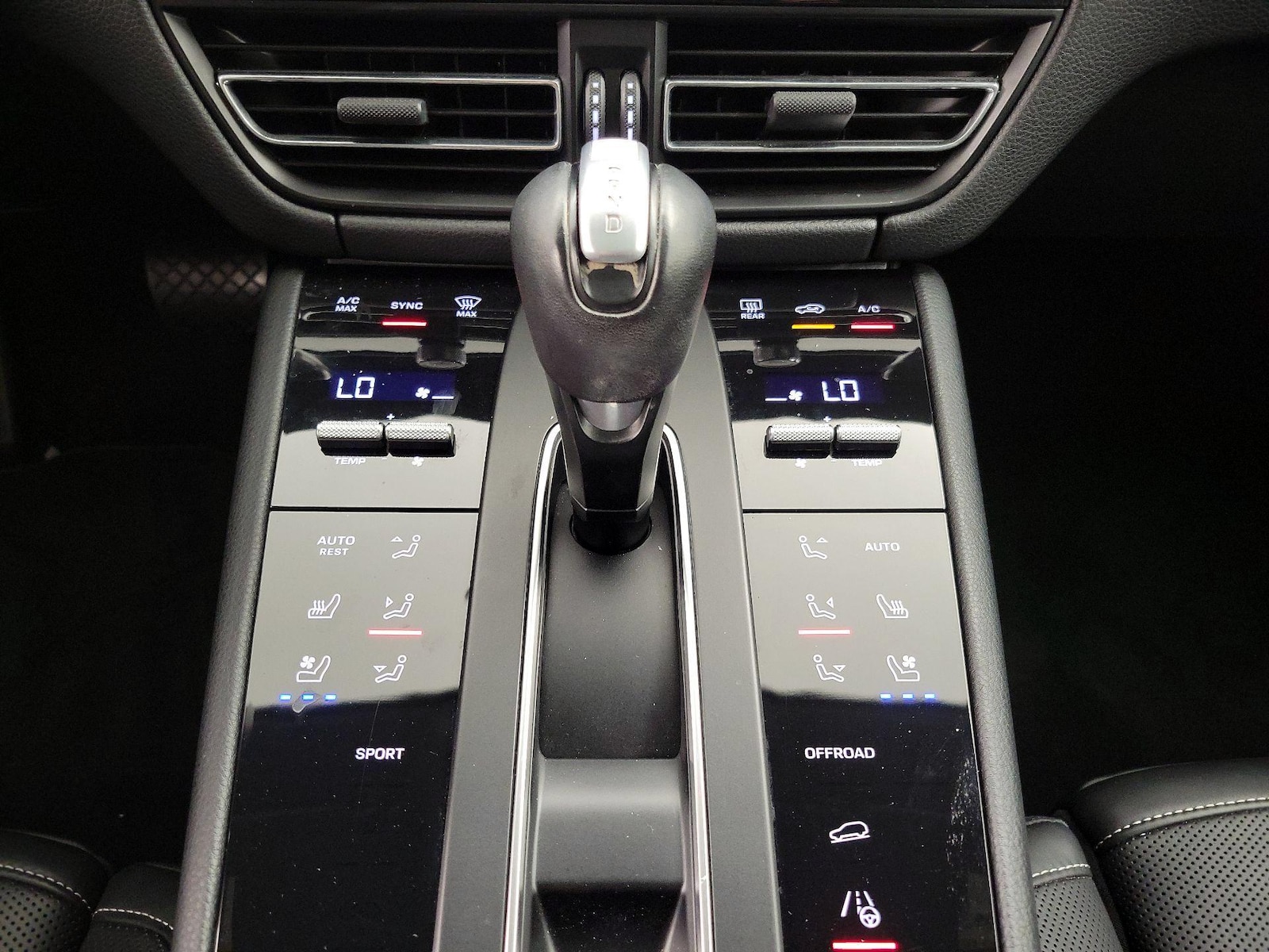 2023 Porsche Macan Base - Photo 19