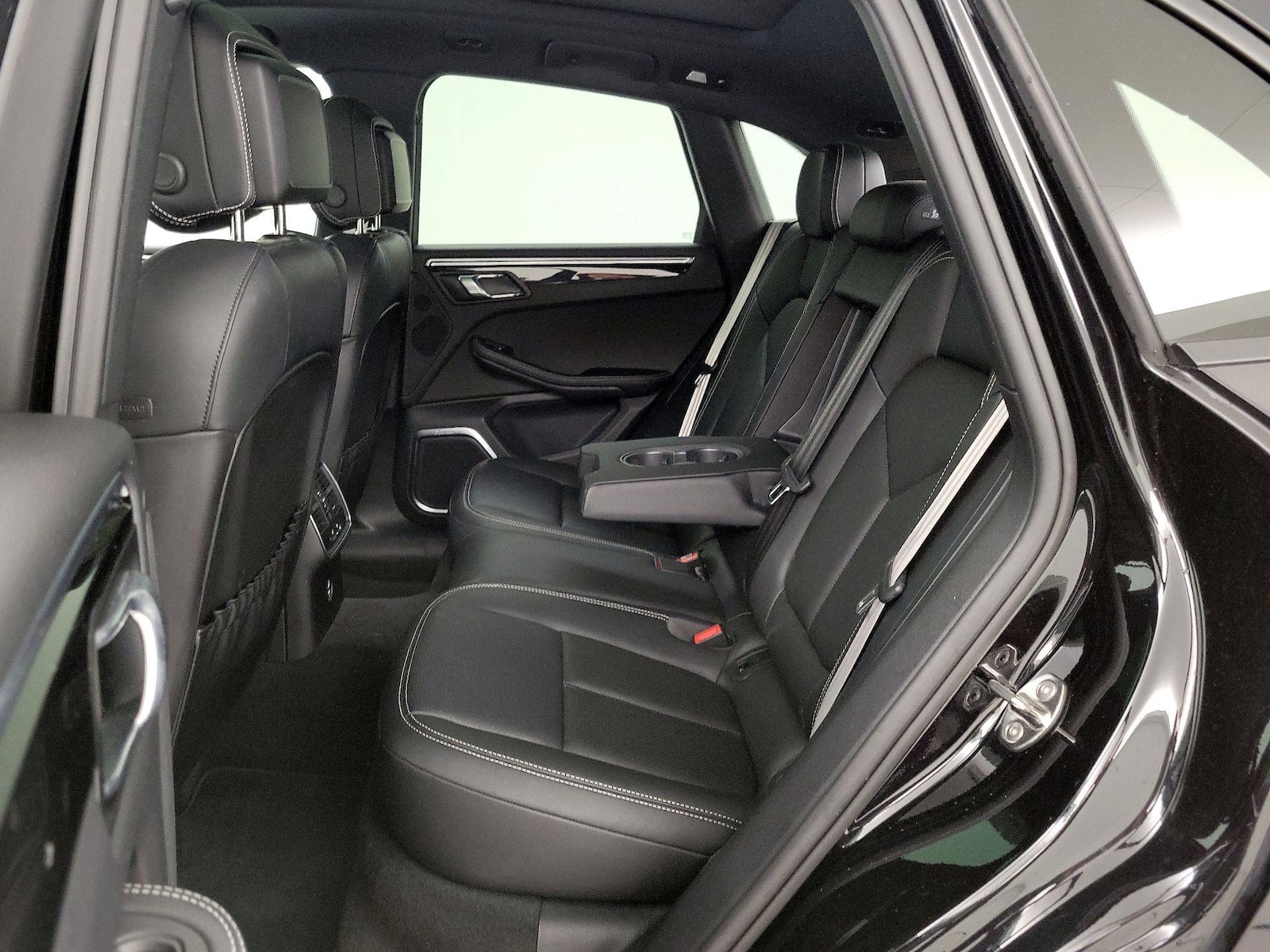 2023 Porsche Macan Base - Photo 21