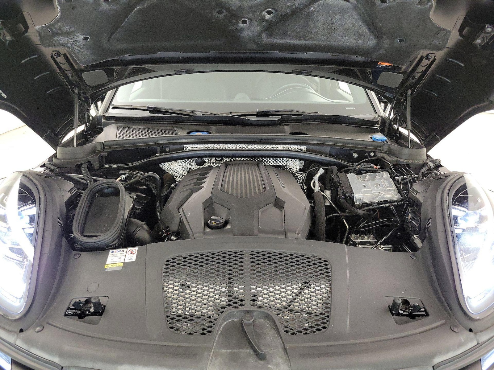 2023 Porsche Macan Base - Photo 23