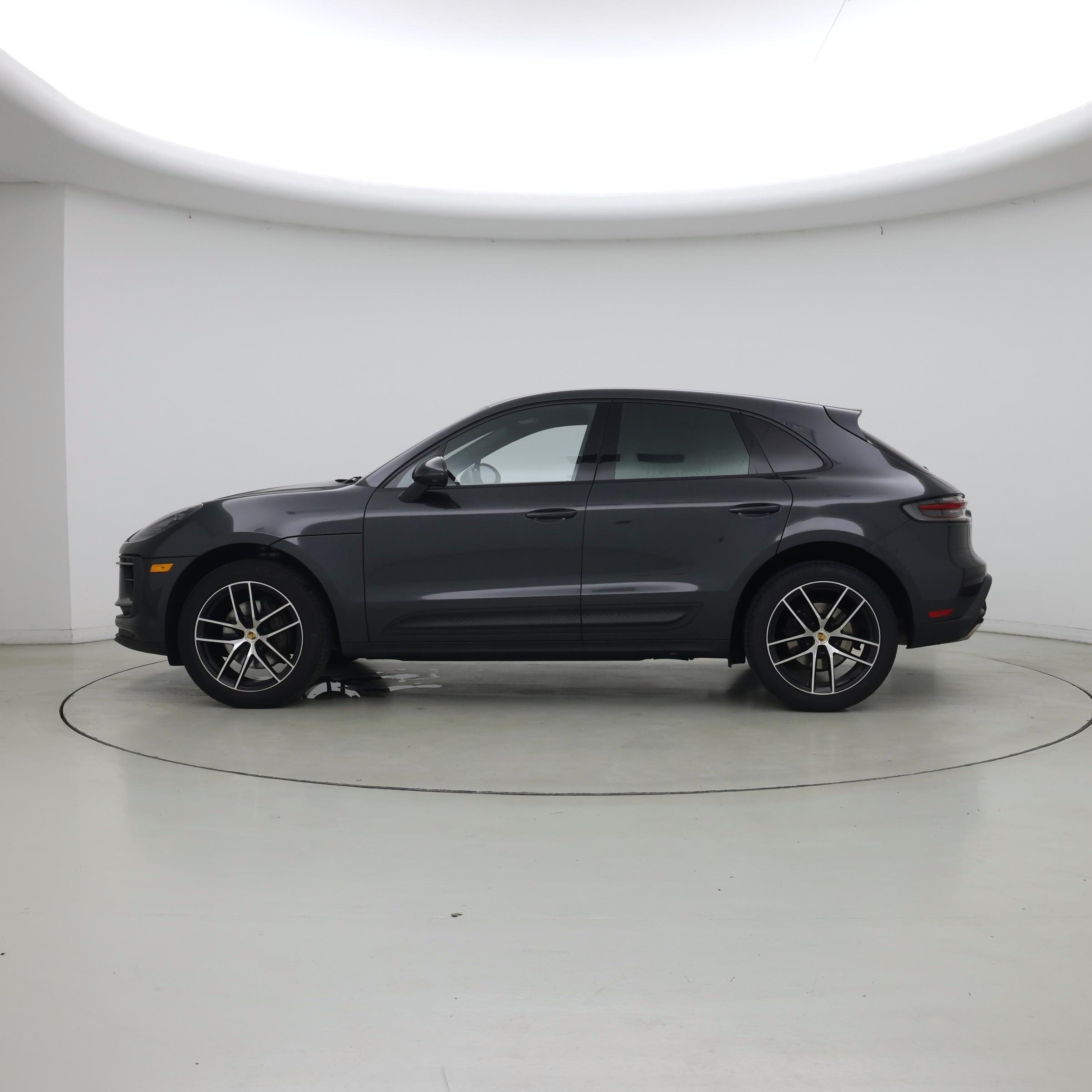 Thumbnail: 2022 Porsche Macan - 3