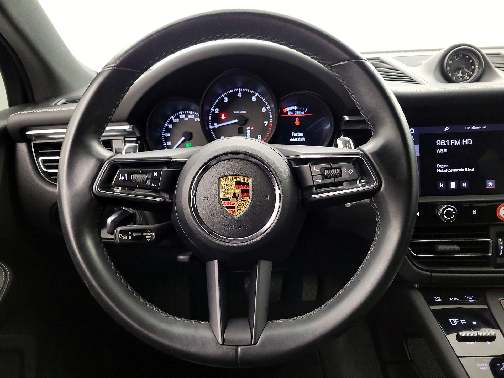 Thumbnail: 2023 Porsche Macan - 10
