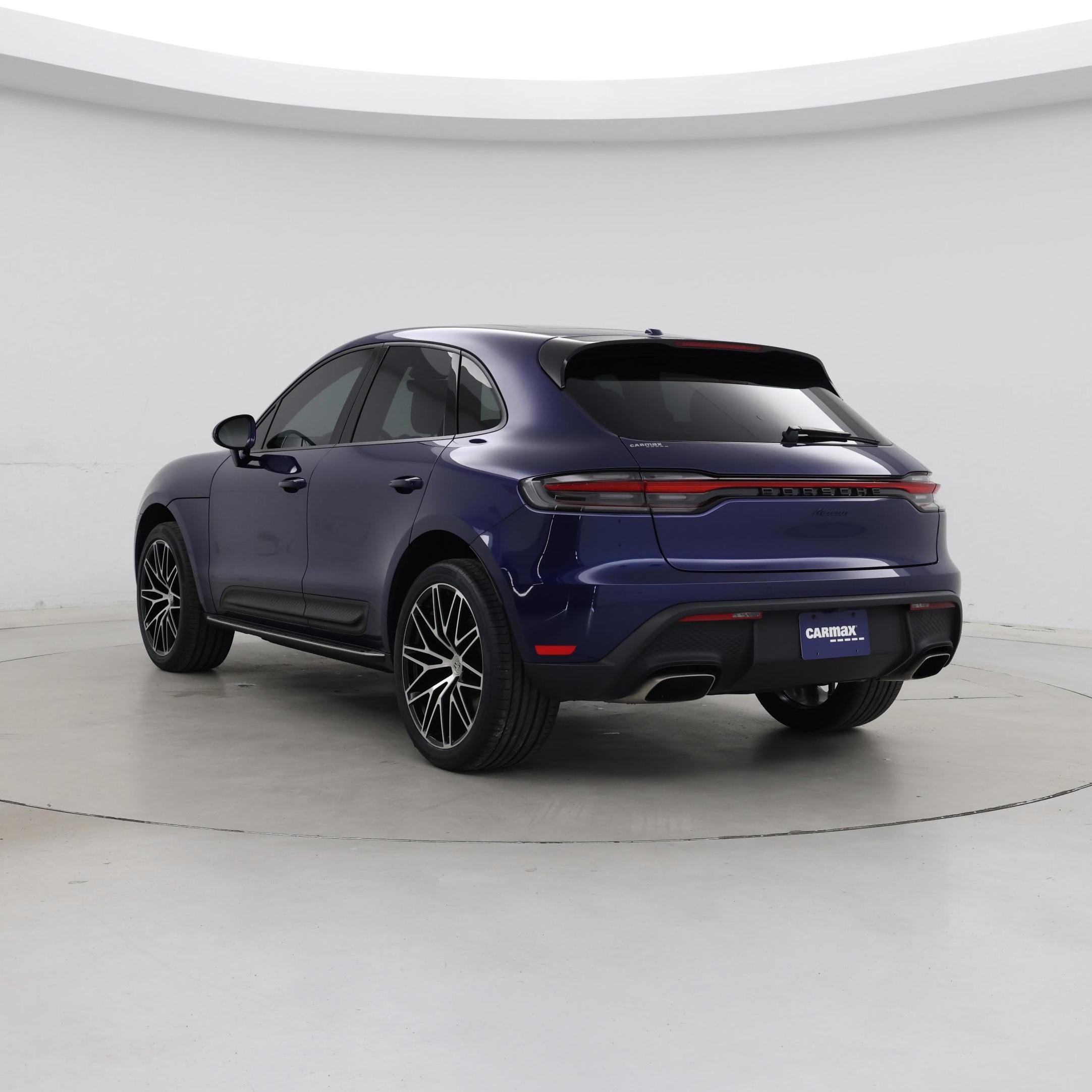 Thumbnail: 2023 Porsche Macan - 2