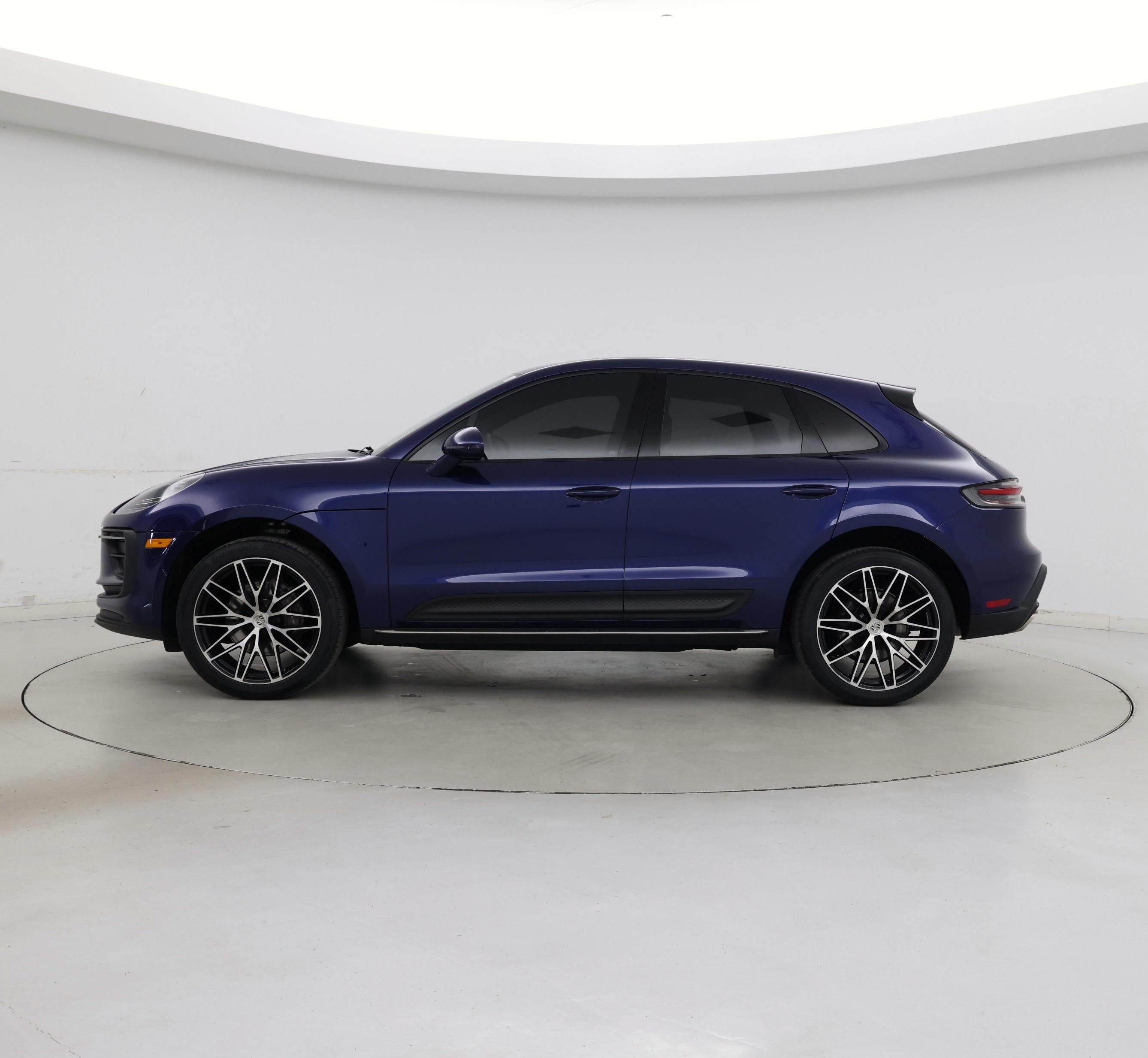 Thumbnail: 2023 Porsche Macan - 3